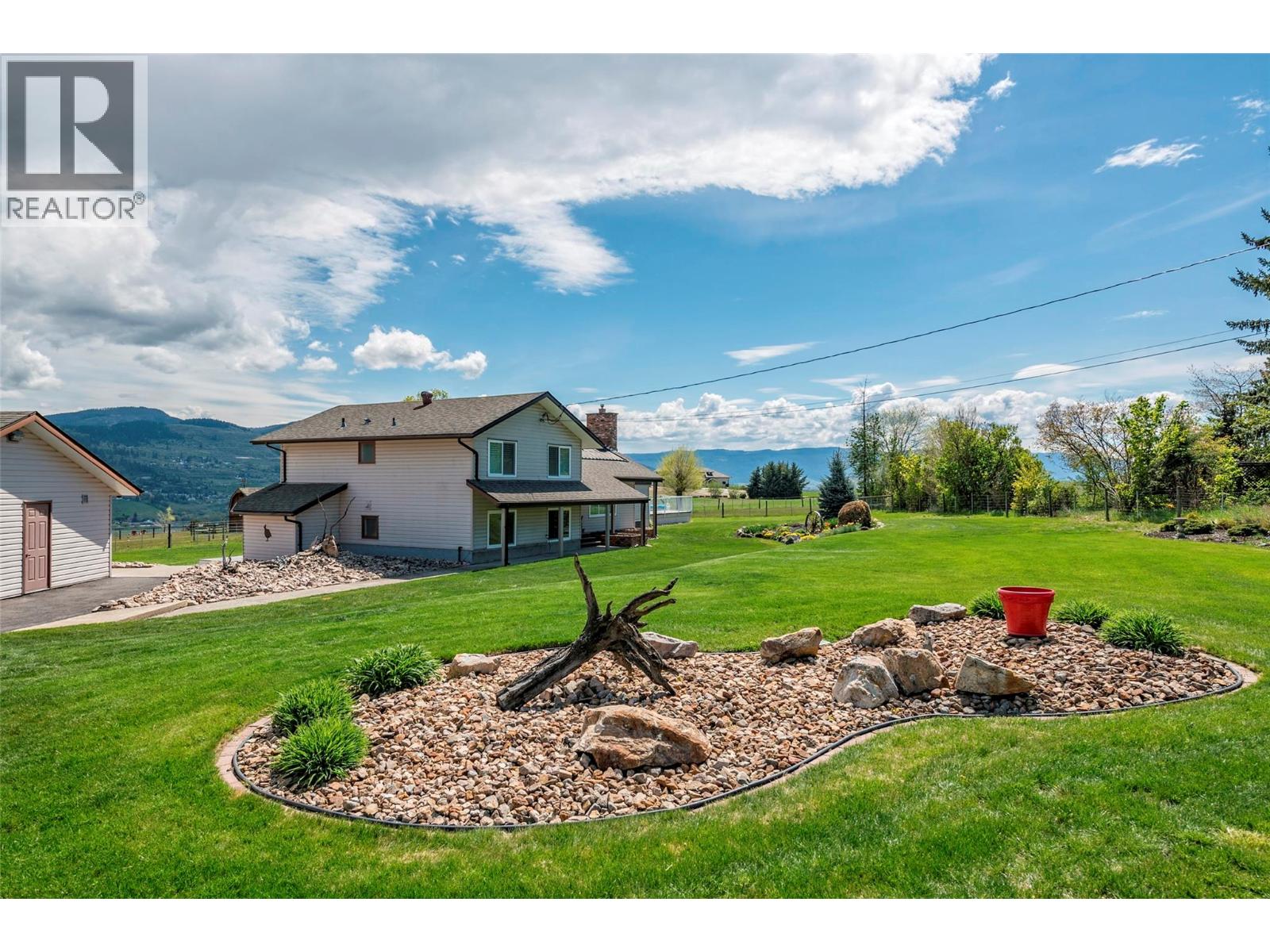 186 Stepping Stones Crescent, Spallumcheen, British Columbia  V1H 1X2 - Photo 4 - 10386809