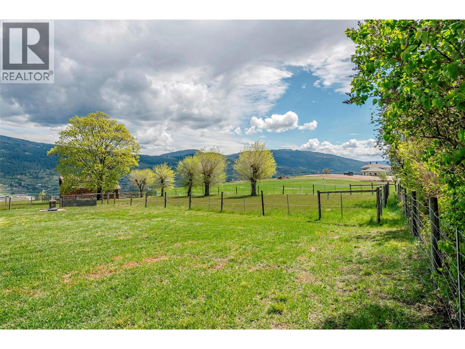 186 Stepping Stones Crescent, Spallumcheen, British Columbia  V1H 1X2 - Photo 56 - 10386809