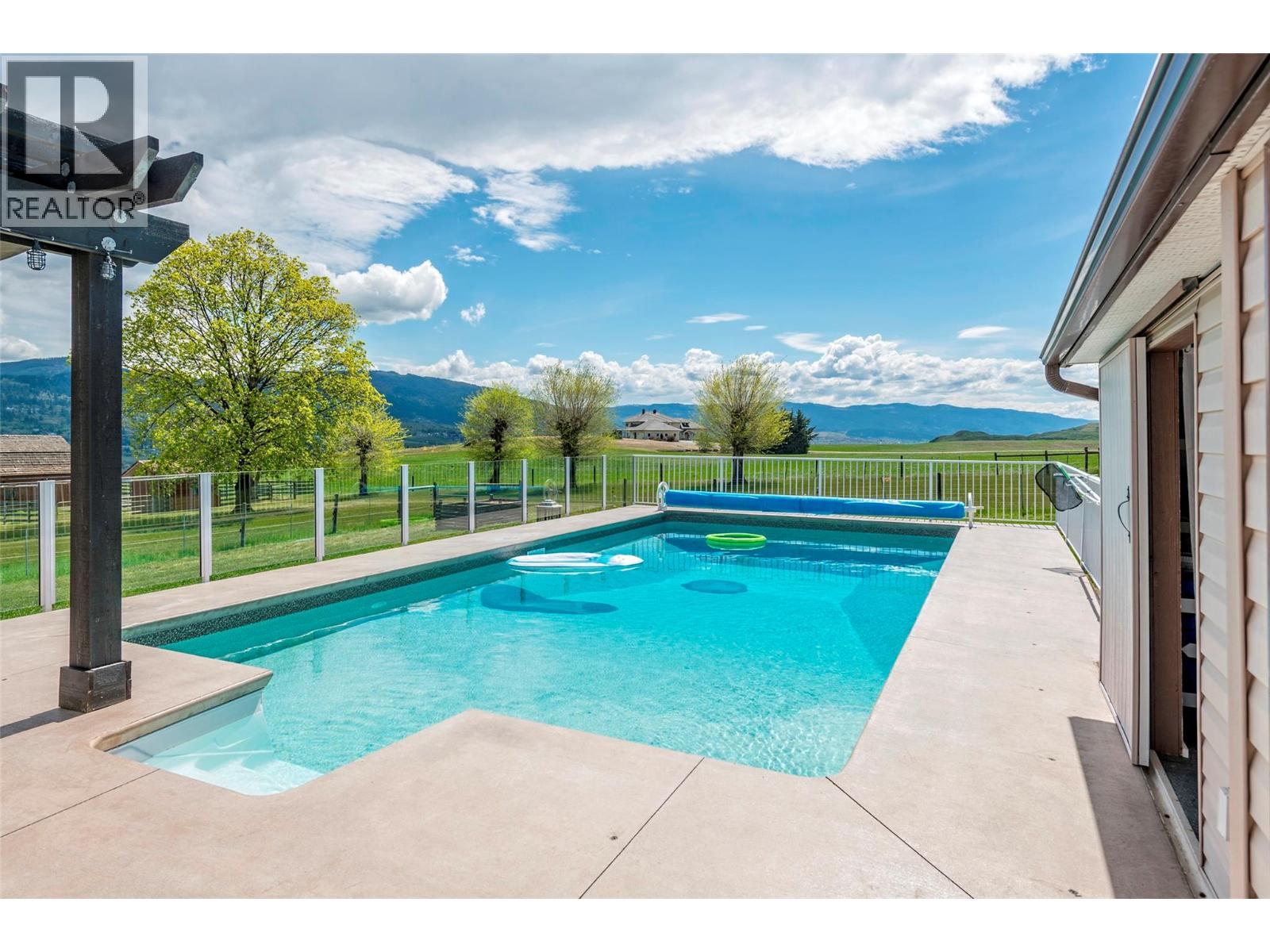 186 Stepping Stones Crescent, Spallumcheen, British Columbia  V1H 1X2 - Photo 61 - 10386809