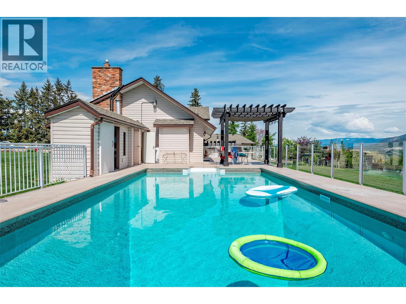 186 Stepping Stones Crescent, Spallumcheen, British Columbia  V1H 1X2 - Photo 63 - 10386809