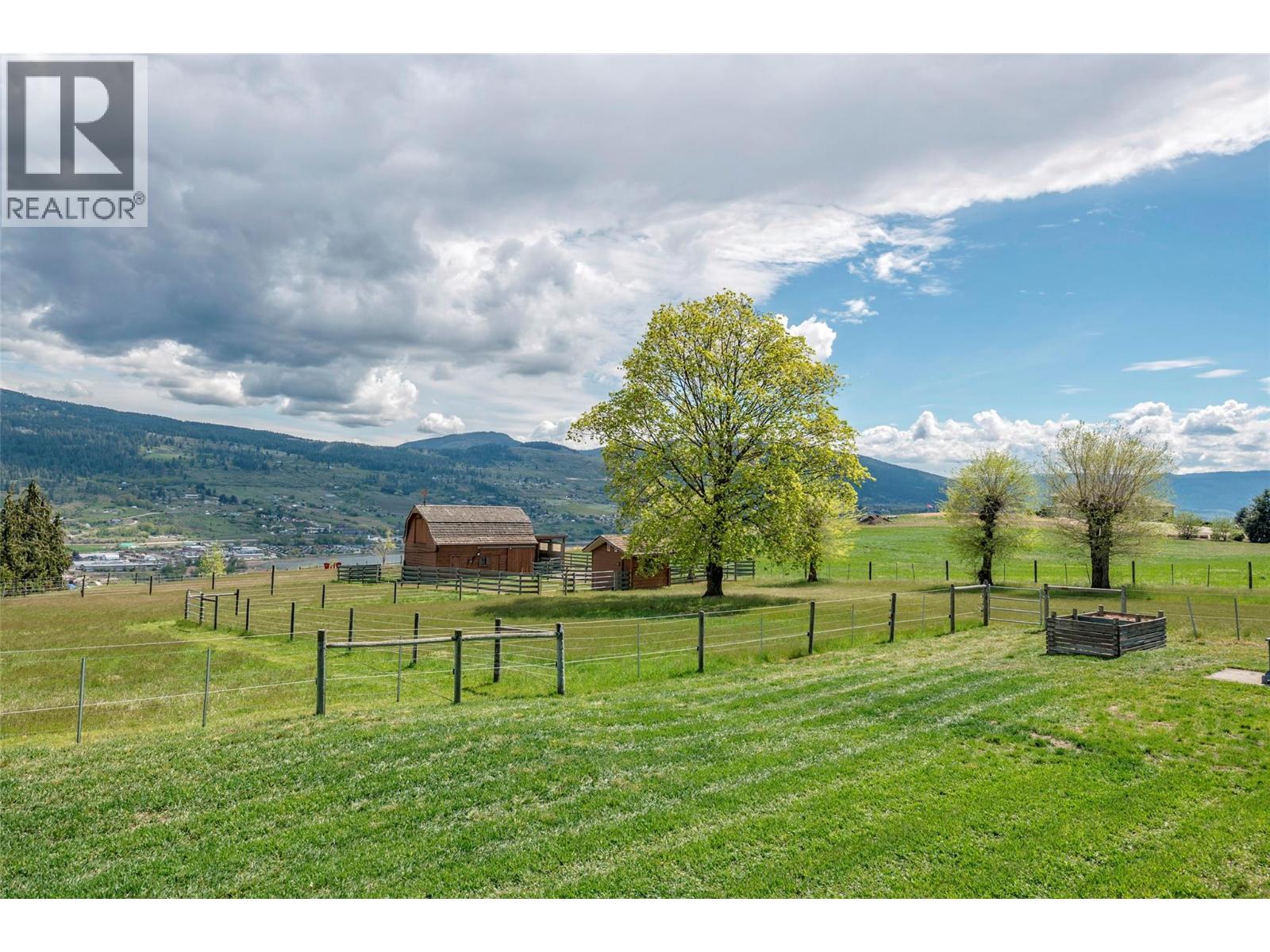 186 Stepping Stones Crescent, Spallumcheen, British Columbia  V1H 1X2 - Photo 65 - 10386809
