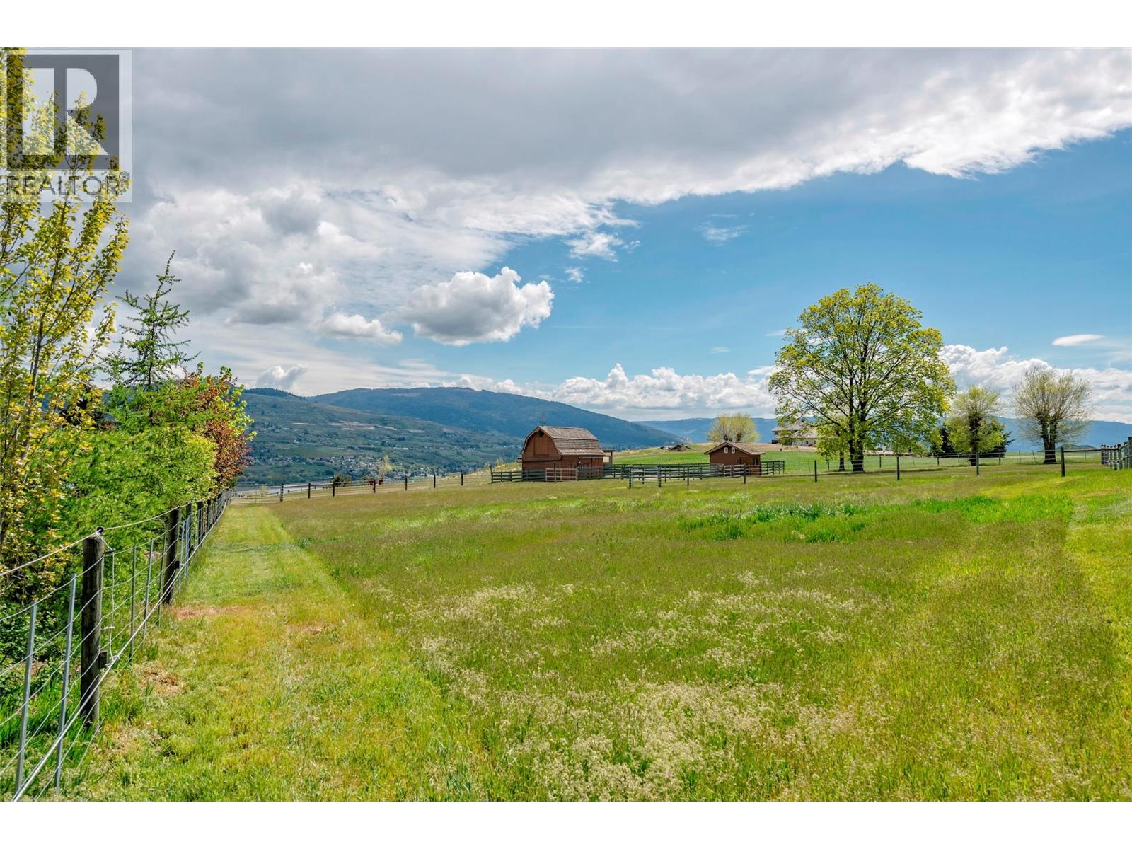 186 Stepping Stones Crescent, Spallumcheen, British Columbia  V1H 1X2 - Photo 68 - 10386809