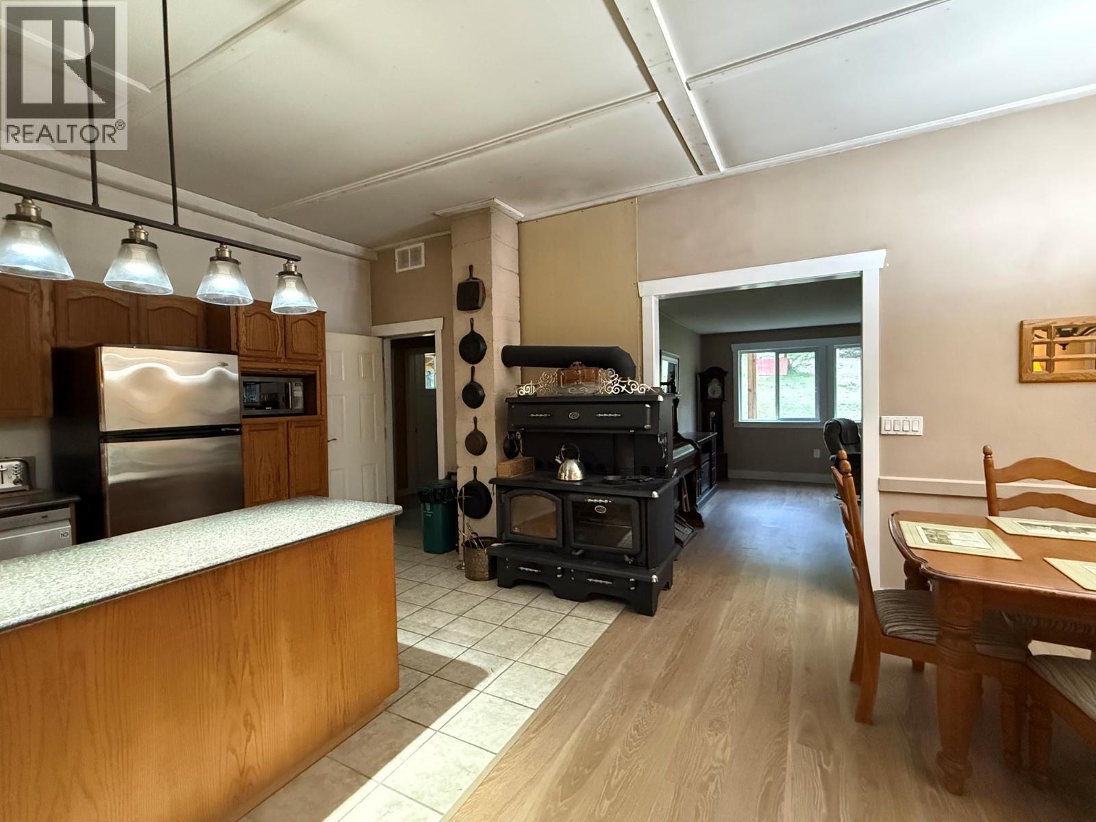 5420 Heffley Louis Creek Road, Kamloops, British Columbia  V0E 1Z0 - Photo 6 - 10387322