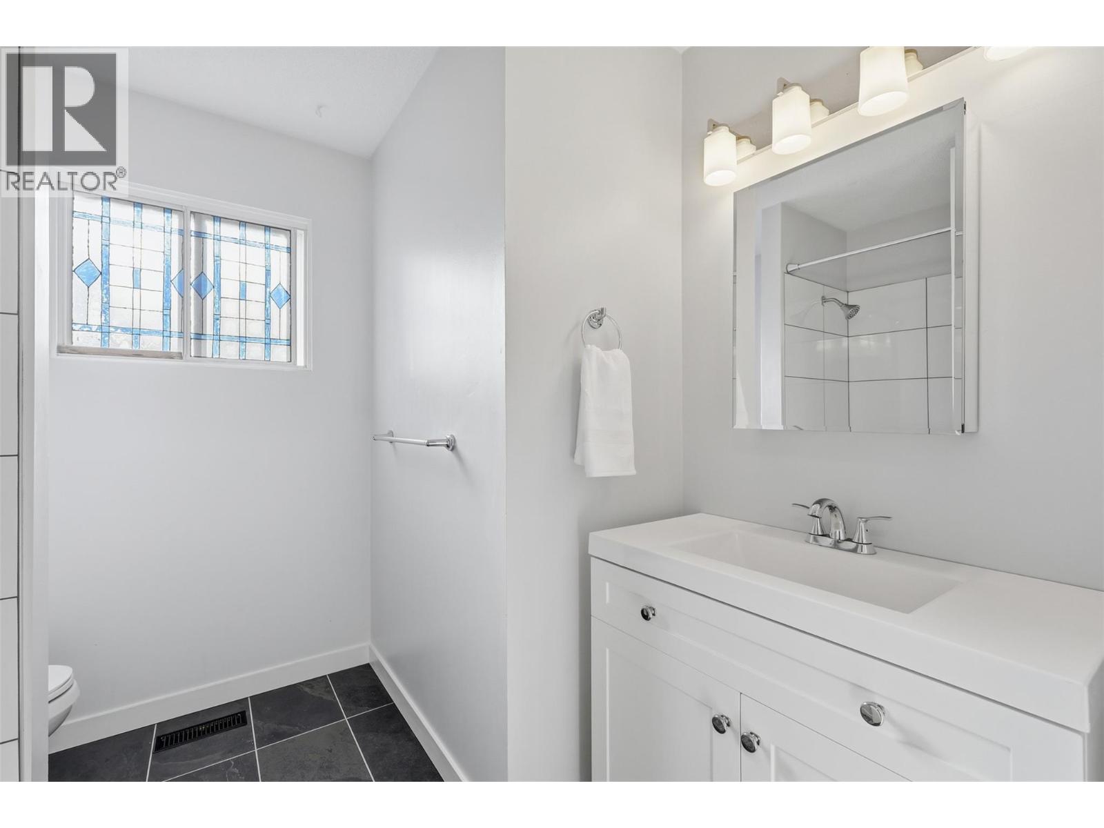 2444 Nechako Drive, Kamloops, British Columbia  V2E 1S7 - Photo 25 - 10387224