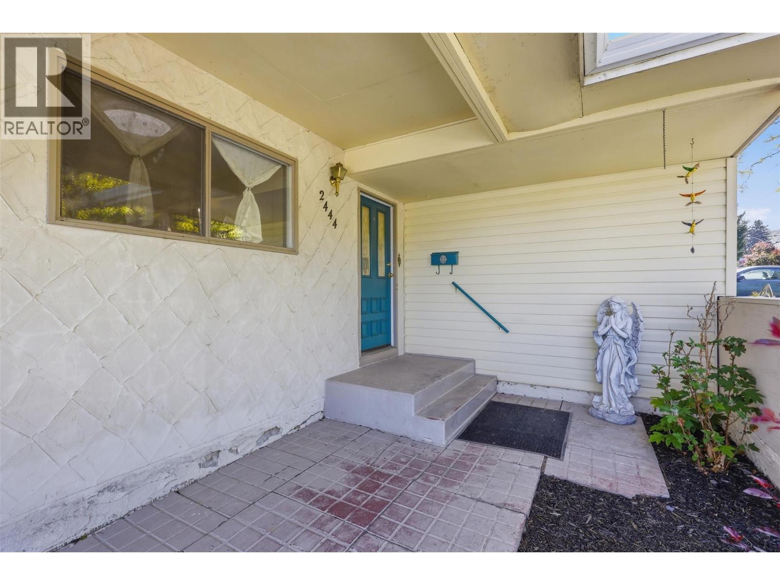 2444 Nechako Drive, Kamloops, British Columbia  V2E 1S7 - Photo 3 - 10387224