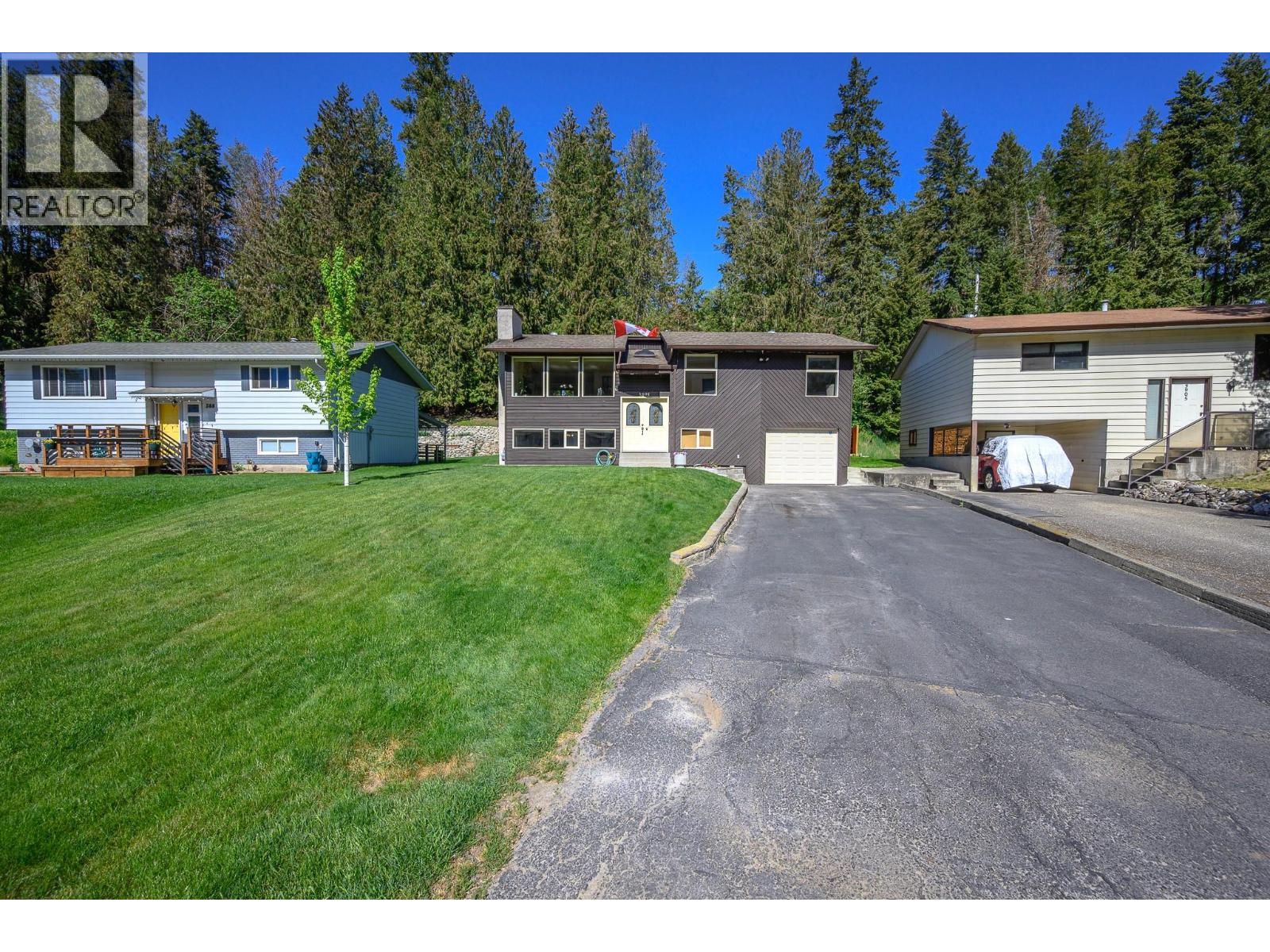 3895 Highland Park Drive, Armstrong, British Columbia  V4Y 0K2 - Photo 2 - 10387308
