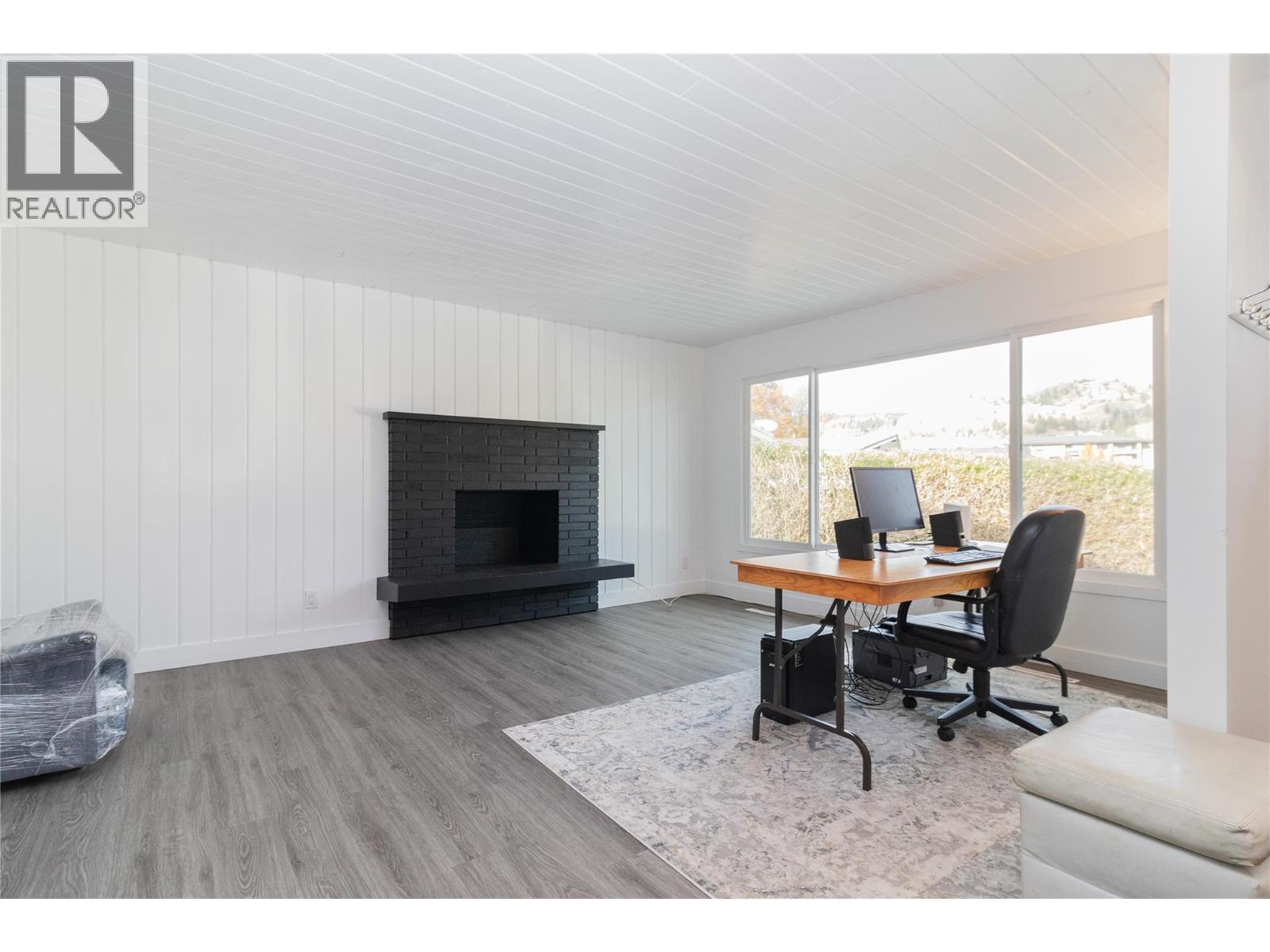 1352 Alder Court, Kelowna, British Columbia  V1Y 3P9 - Photo 2 - 10387404