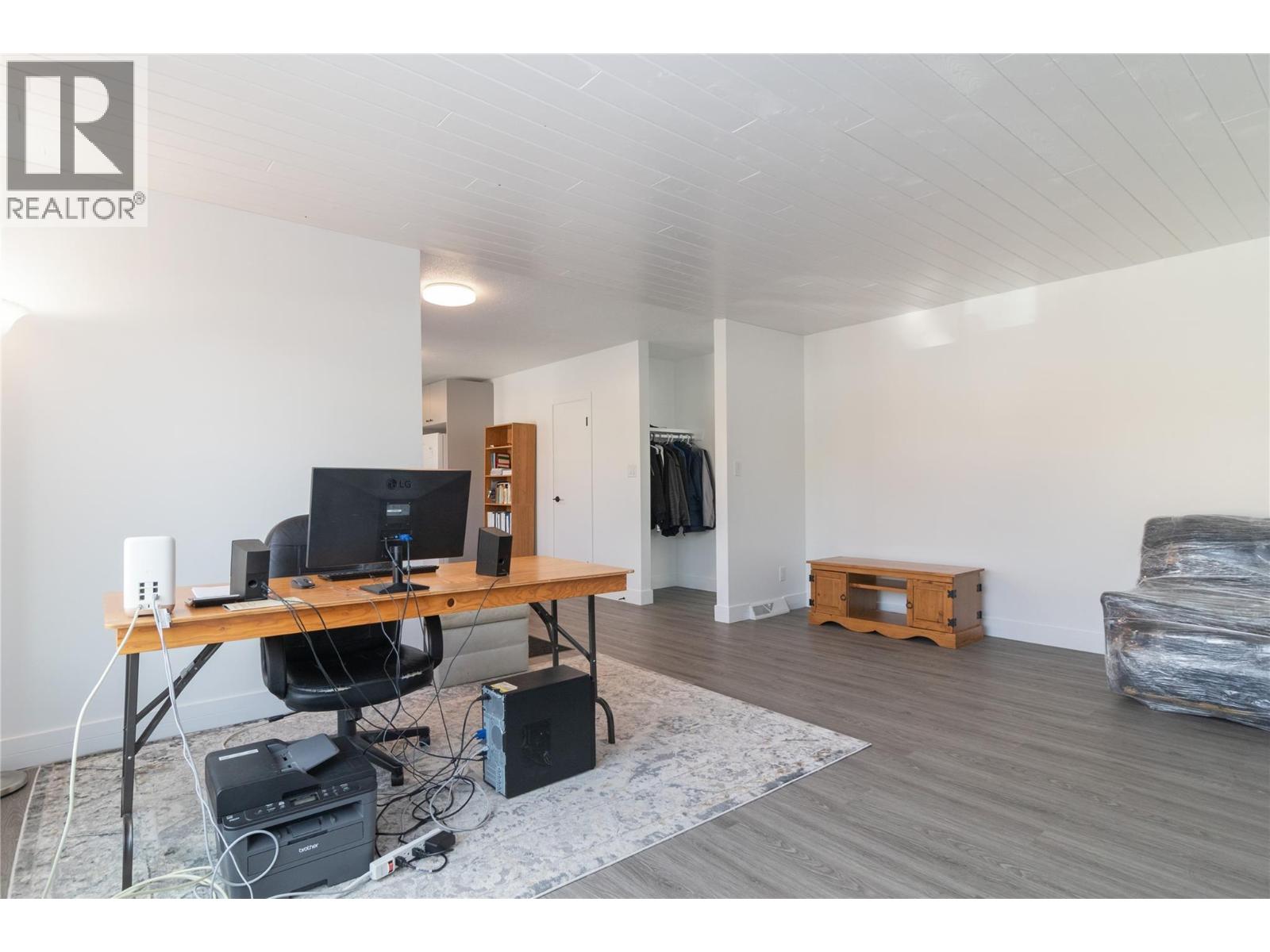 1352 Alder Court, Kelowna, British Columbia  V1Y 3P9 - Photo 5 - 10387404