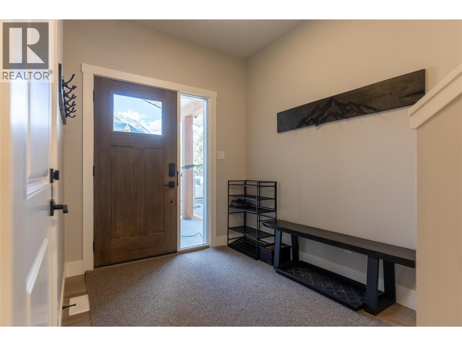 1292 4th Avenue, Fernie, British Columbia  V0B 1M0 - Photo 10 - 10387348