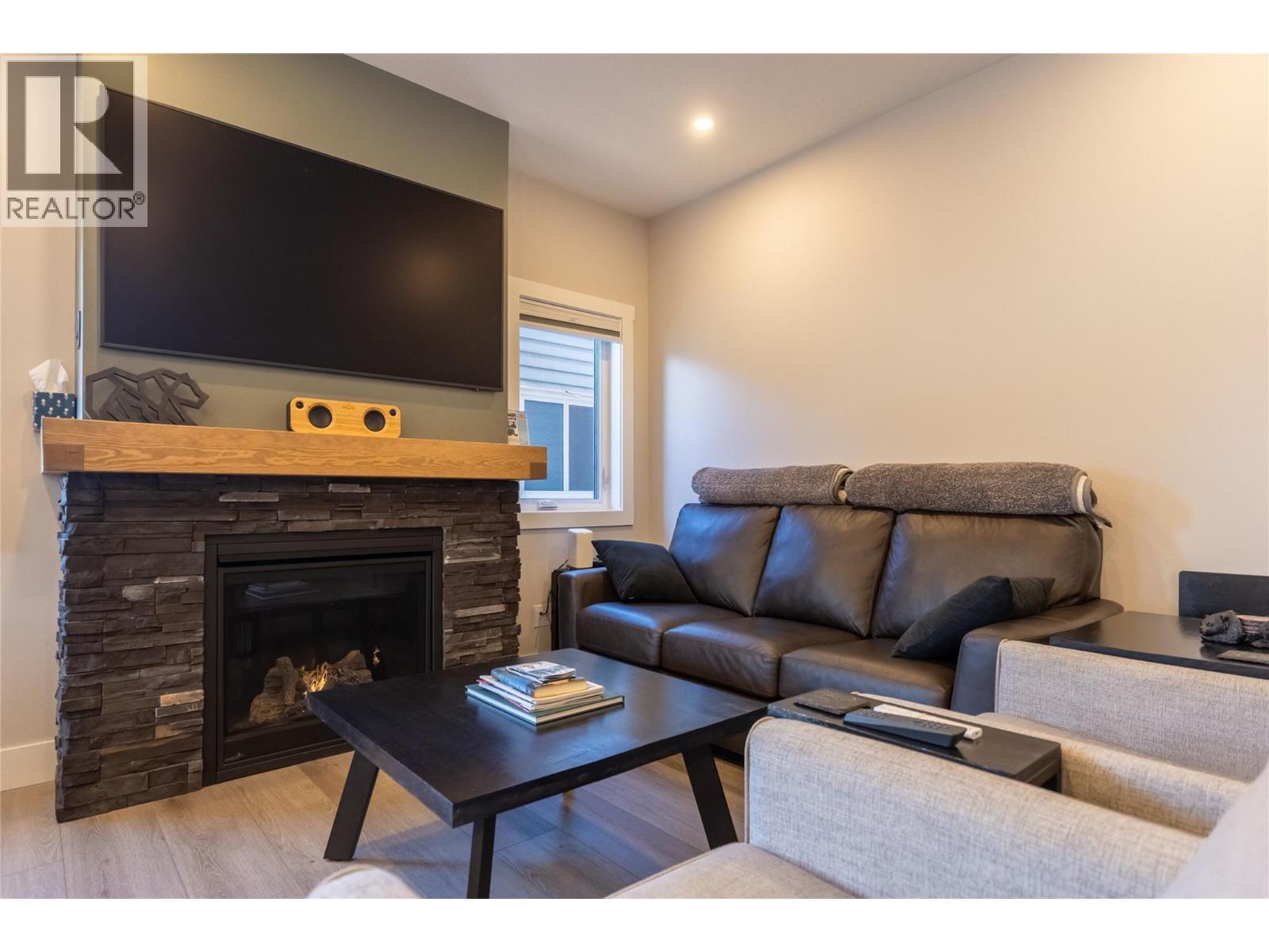 1292 4th Avenue, Fernie, British Columbia  V0B 1M0 - Photo 19 - 10387348