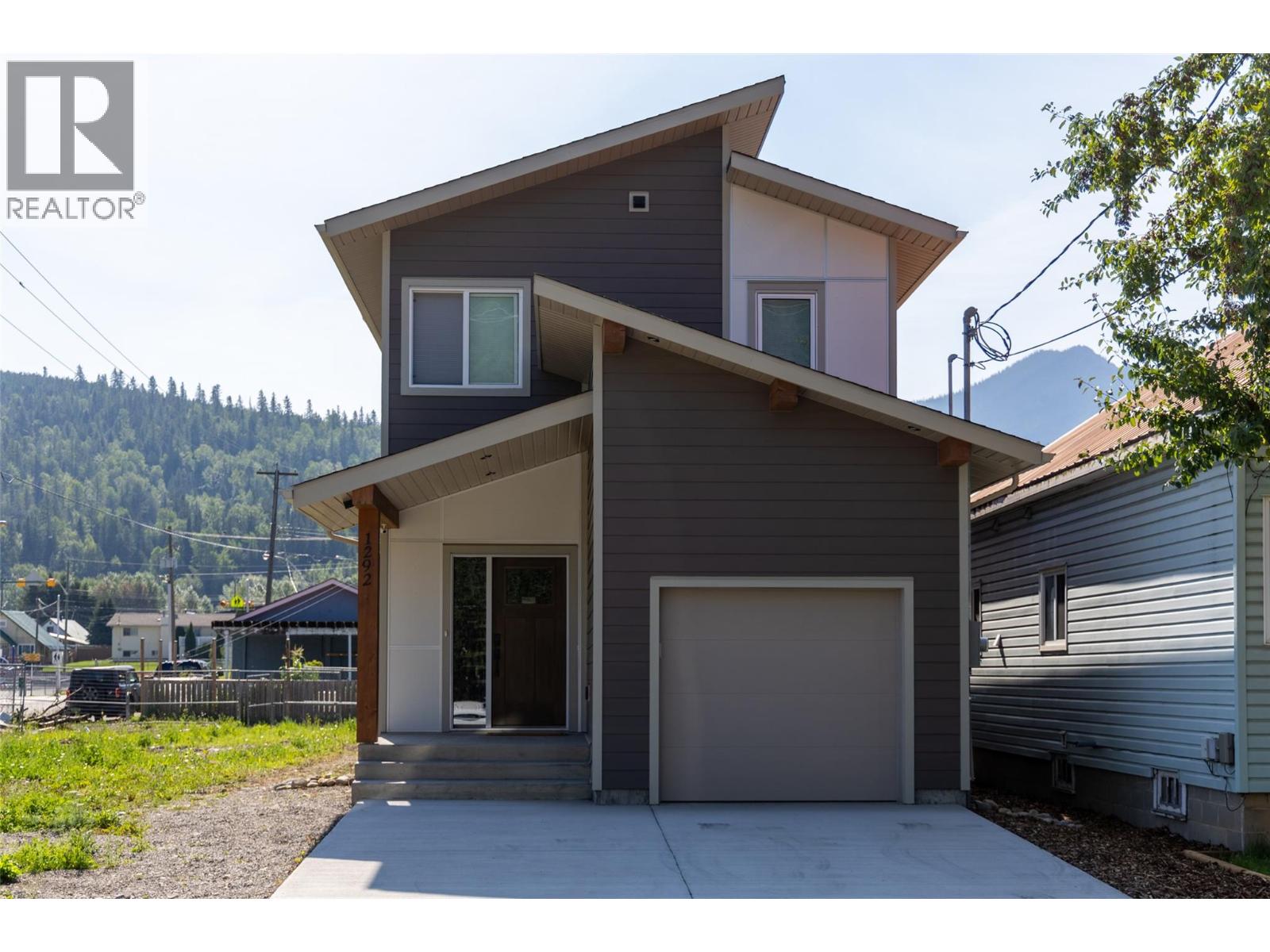 1292 4th Avenue, Fernie, British Columbia  V0B 1M0 - Photo 7 - 10387348