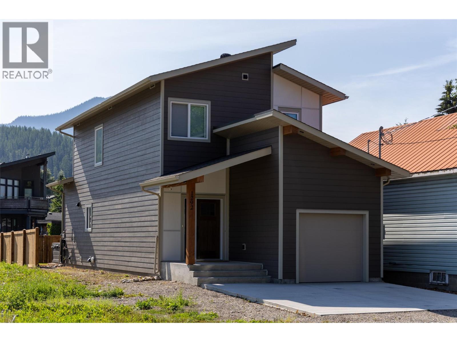 1292 4th Avenue, Fernie, British Columbia  V0B 1M0 - Photo 73 - 10387348