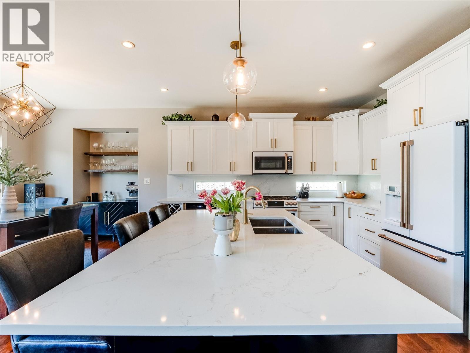 943 Riverview Place, Castlegar, British Columbia  V1N 4L1 - Photo 13 - 10386880