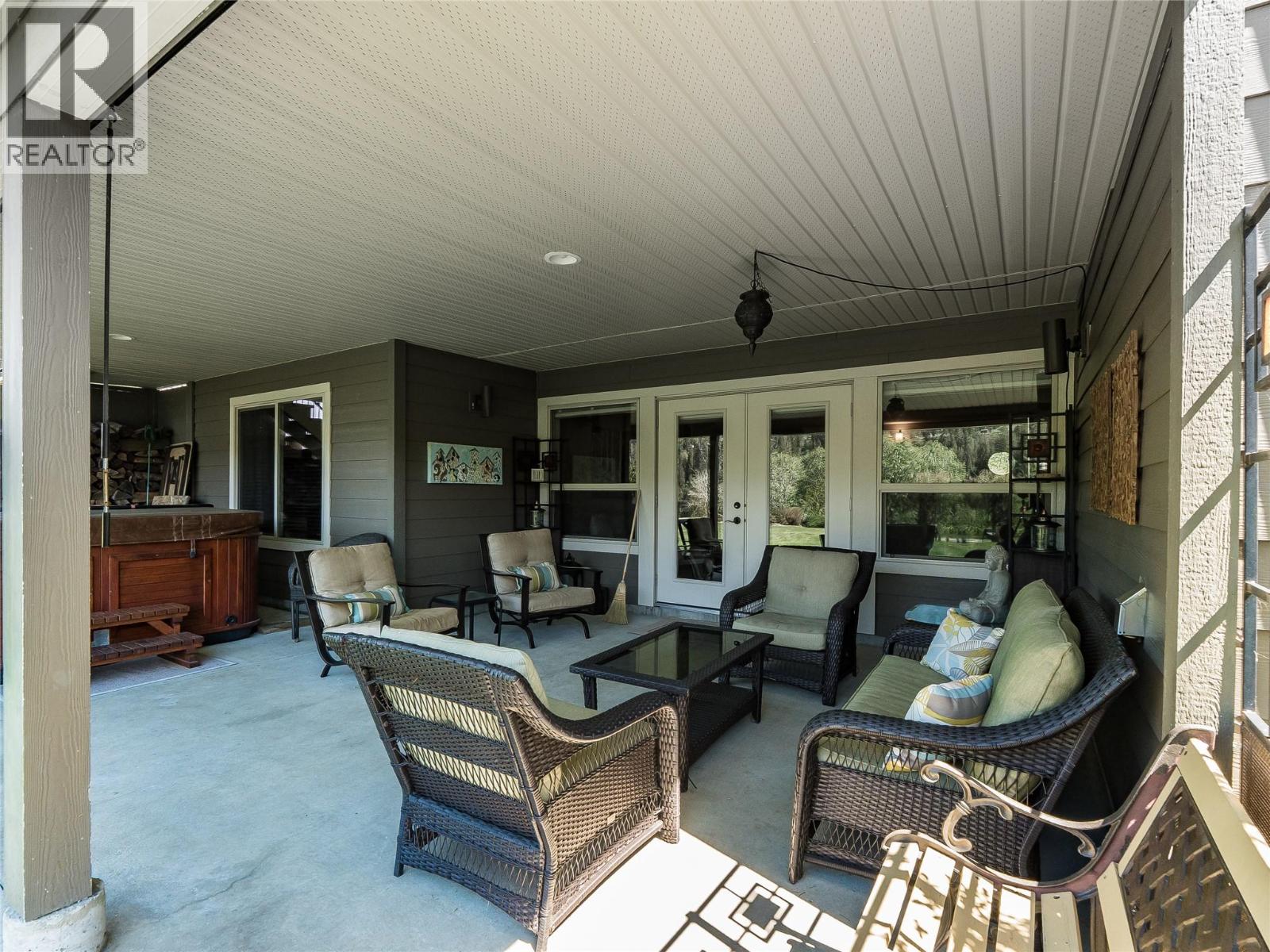 943 Riverview Place, Castlegar, British Columbia  V1N 4L1 - Photo 30 - 10386880
