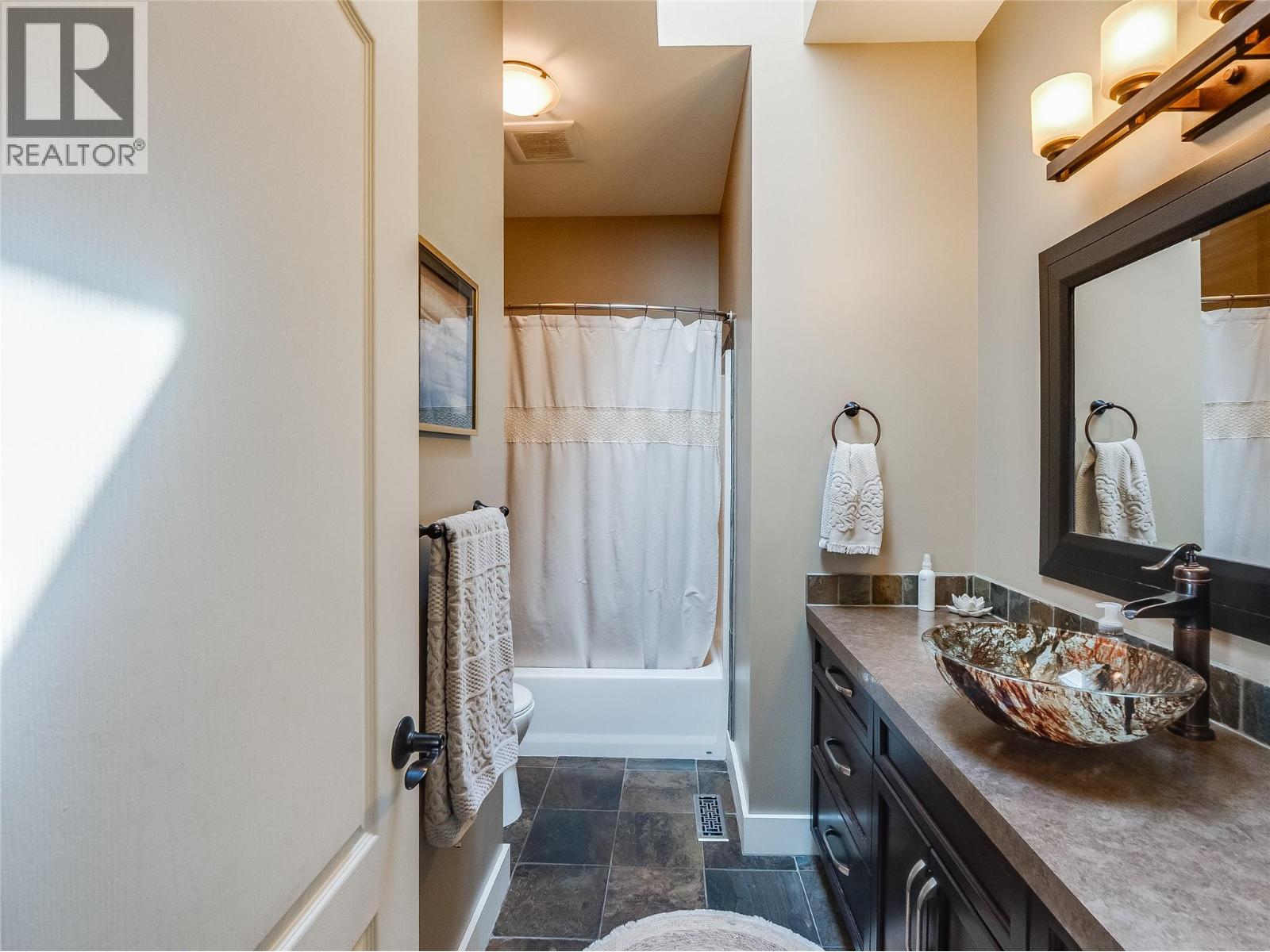 943 Riverview Place, Castlegar, British Columbia  V1N 4L1 - Photo 73 - 10386880