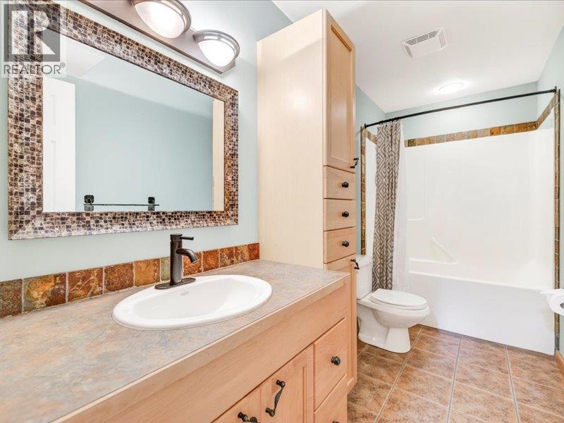 4c Spruce Place, Fernie, British Columbia  V0B 1M4 - Photo 28 - 10385858