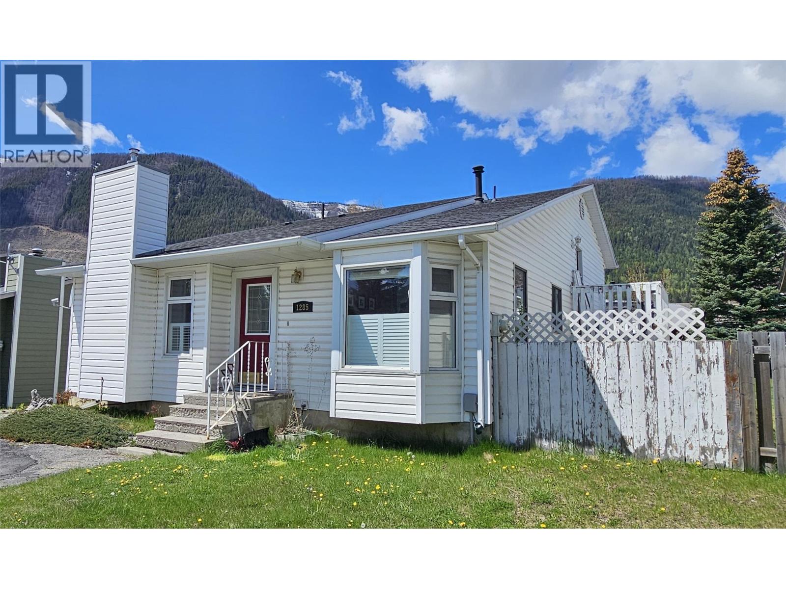 1285 Ponderosa Drive, Sparwood, British Columbia  V0B 2G0 - Photo 3 - 10387262
