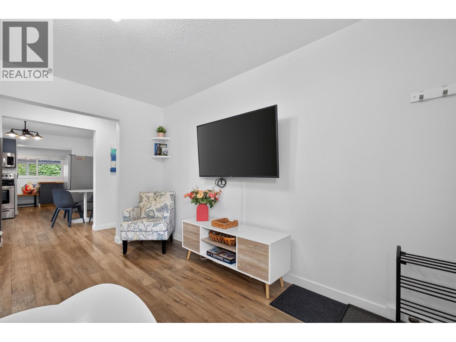 974 Creston Avenue, Penticton, British Columbia  V2A 1P9 - Photo 5 - 10386778