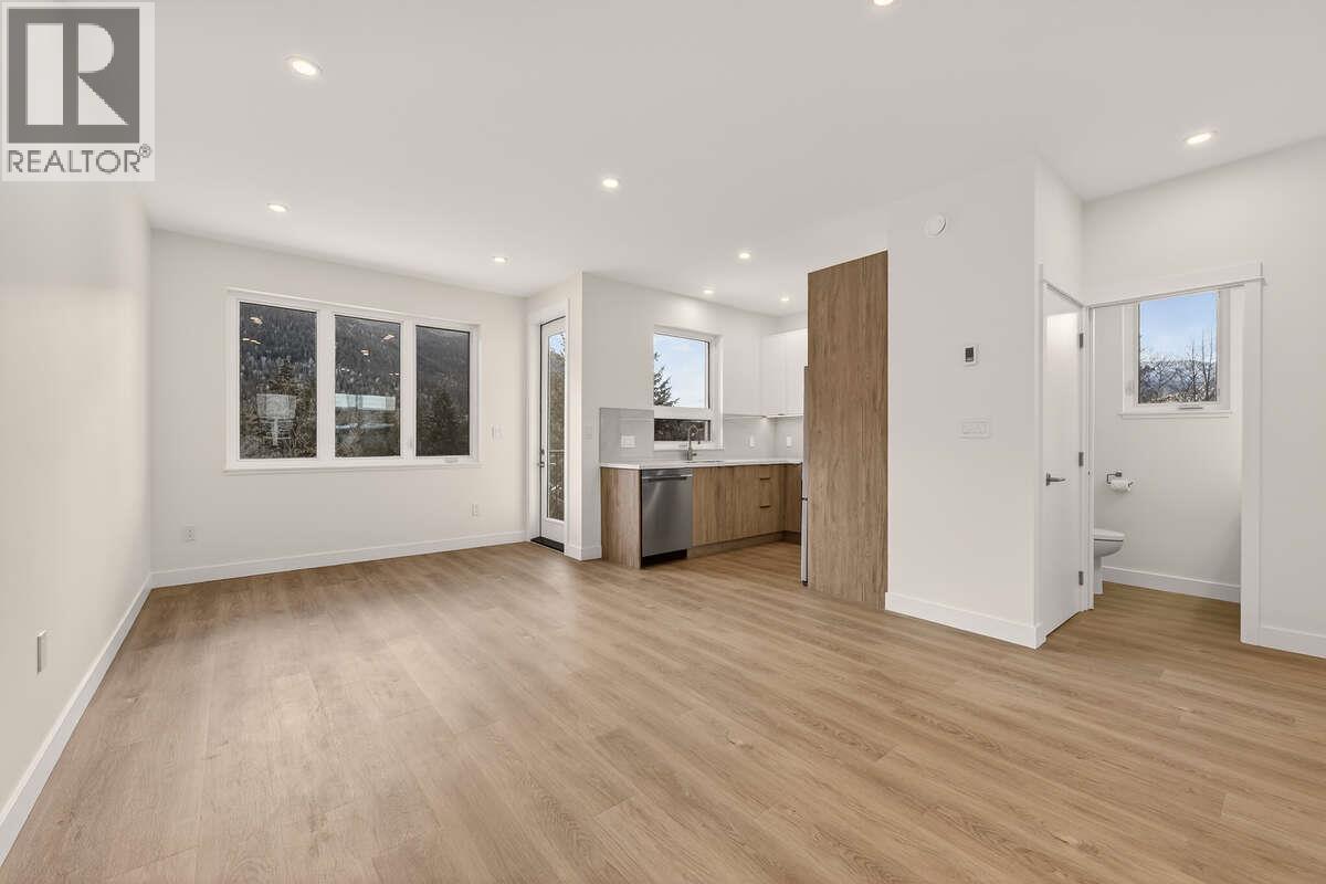 2224 Falls Street Unit# A, Nelson, British Columbia  V1L 1K4 - Photo 2 - 10387424