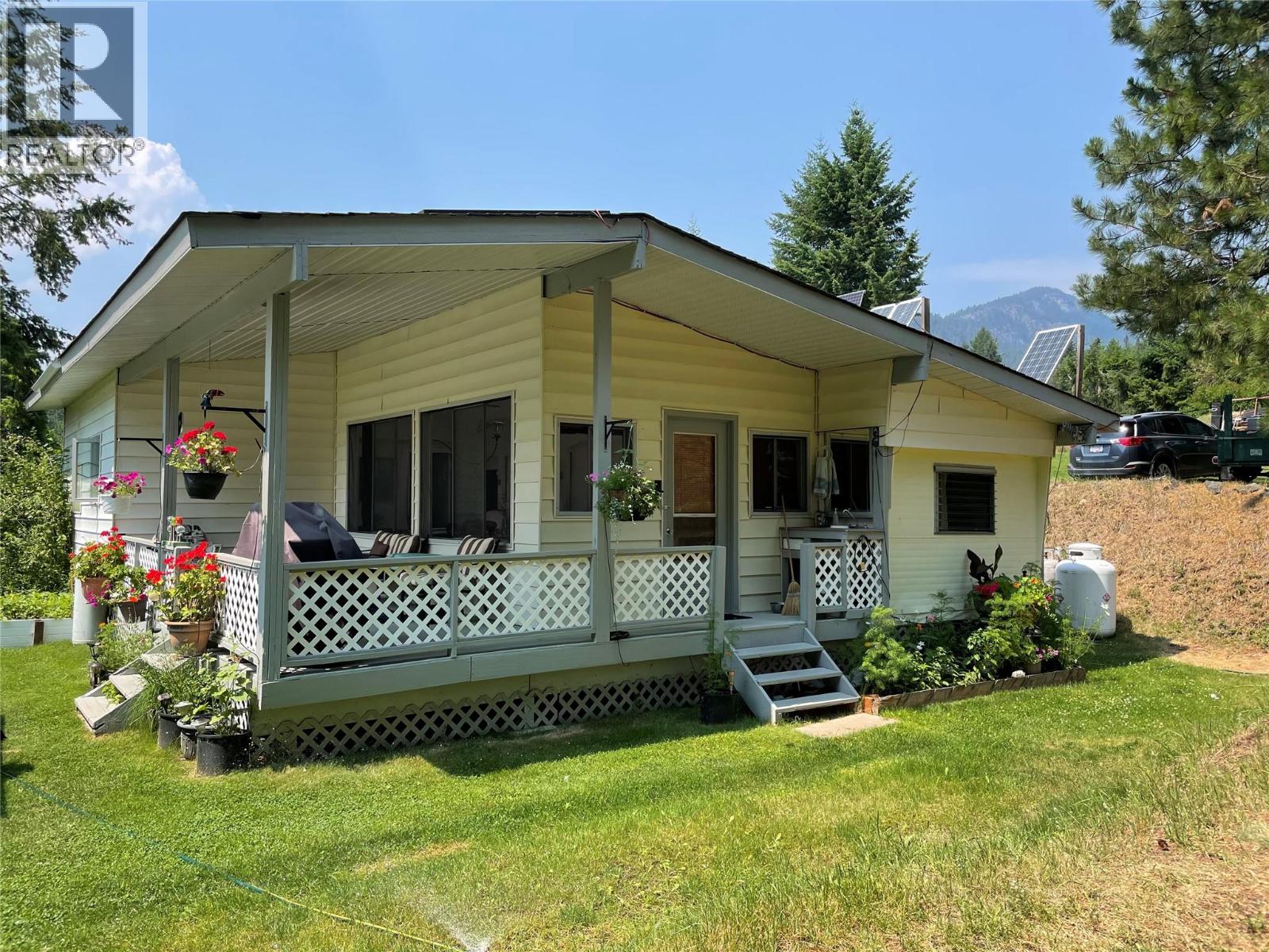 7524 Deer Park Road, Deer Park, British Columbia  V1N 4V8 - Photo 2 - 10387387