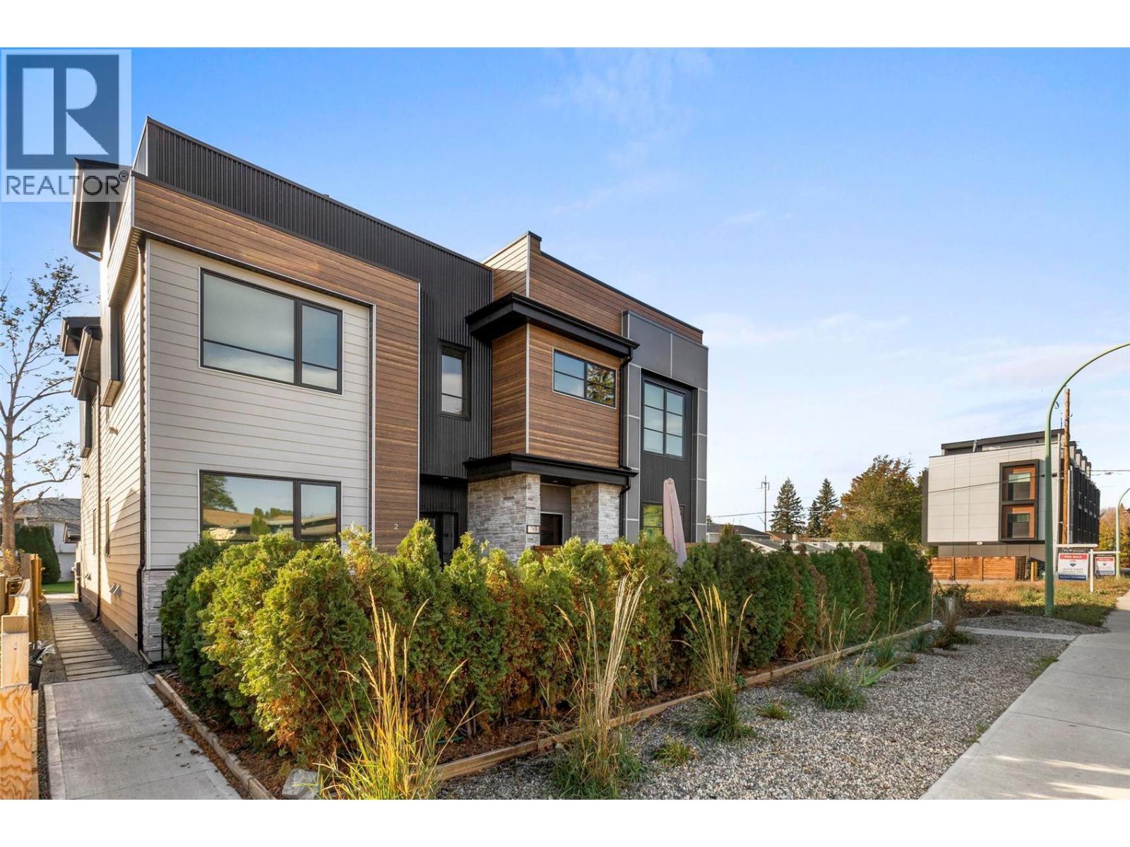 745 Morrison Avenue Unit# 4, Kelowna, British Columbia  V1Y 5E6 - Photo 3 - 10387286
