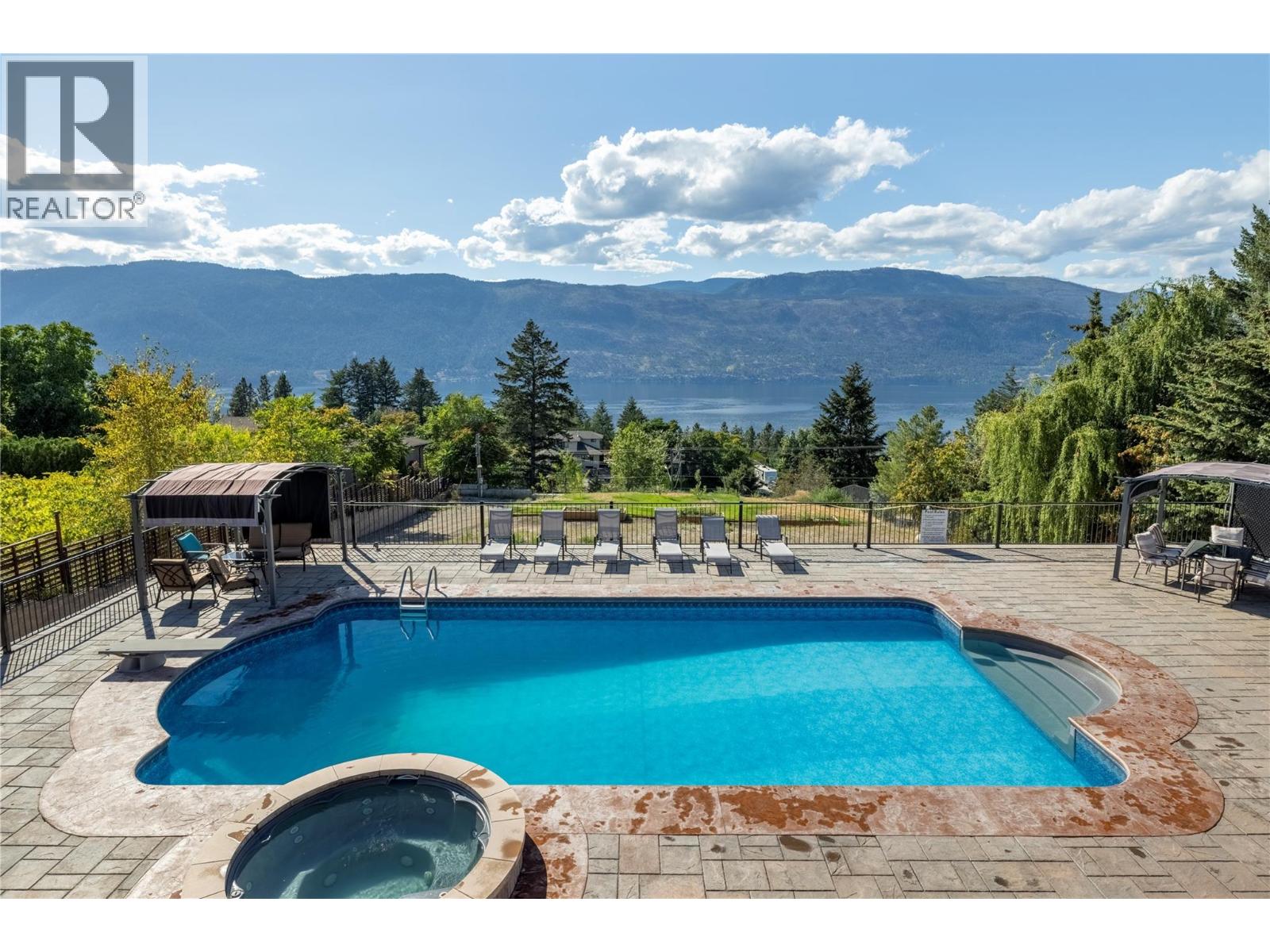 1727 Davidson Road, lake country, British Columbia