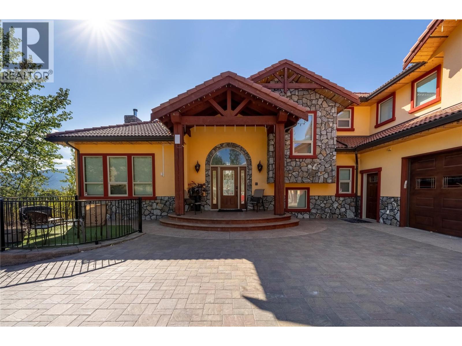 1727 Davidson Road, Lake Country, British Columbia  V4V 1J9 - Photo 3 - 10387384