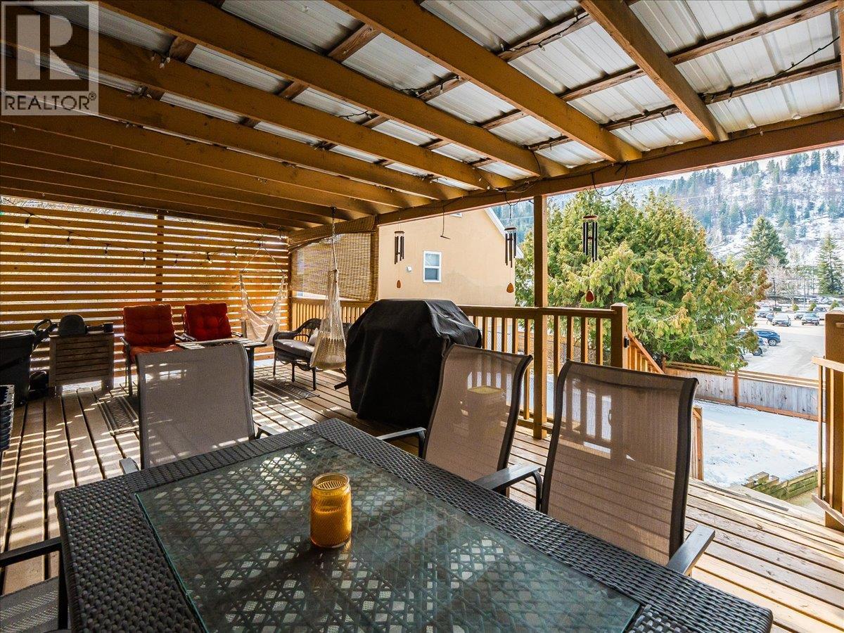 613 11th Avenue, Castlegar, British Columbia  V1N 1J7 - Photo 47 - 10387358