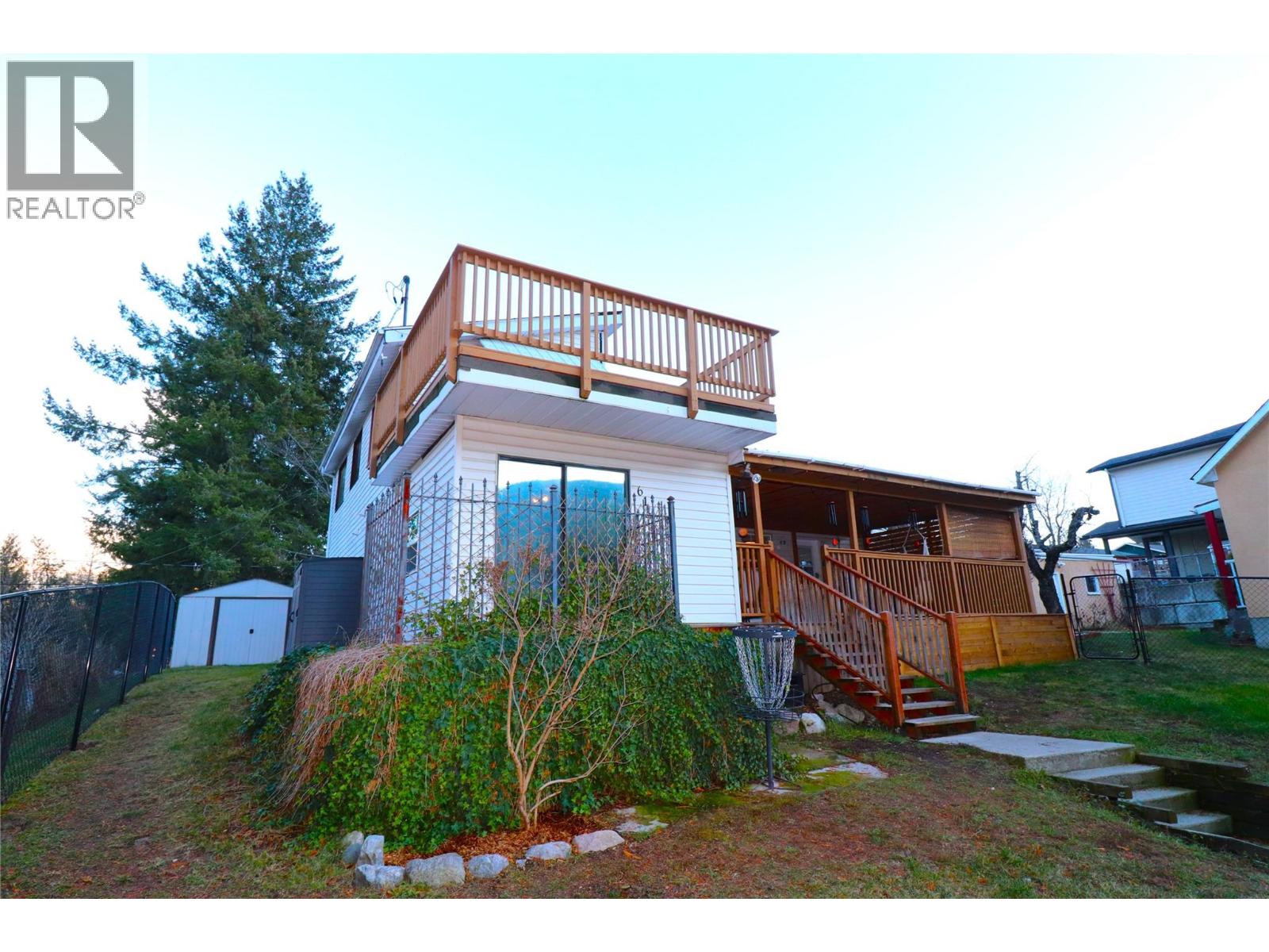 613 11th Avenue, Castlegar, British Columbia  V1N 1J7 - Photo 49 - 10387358