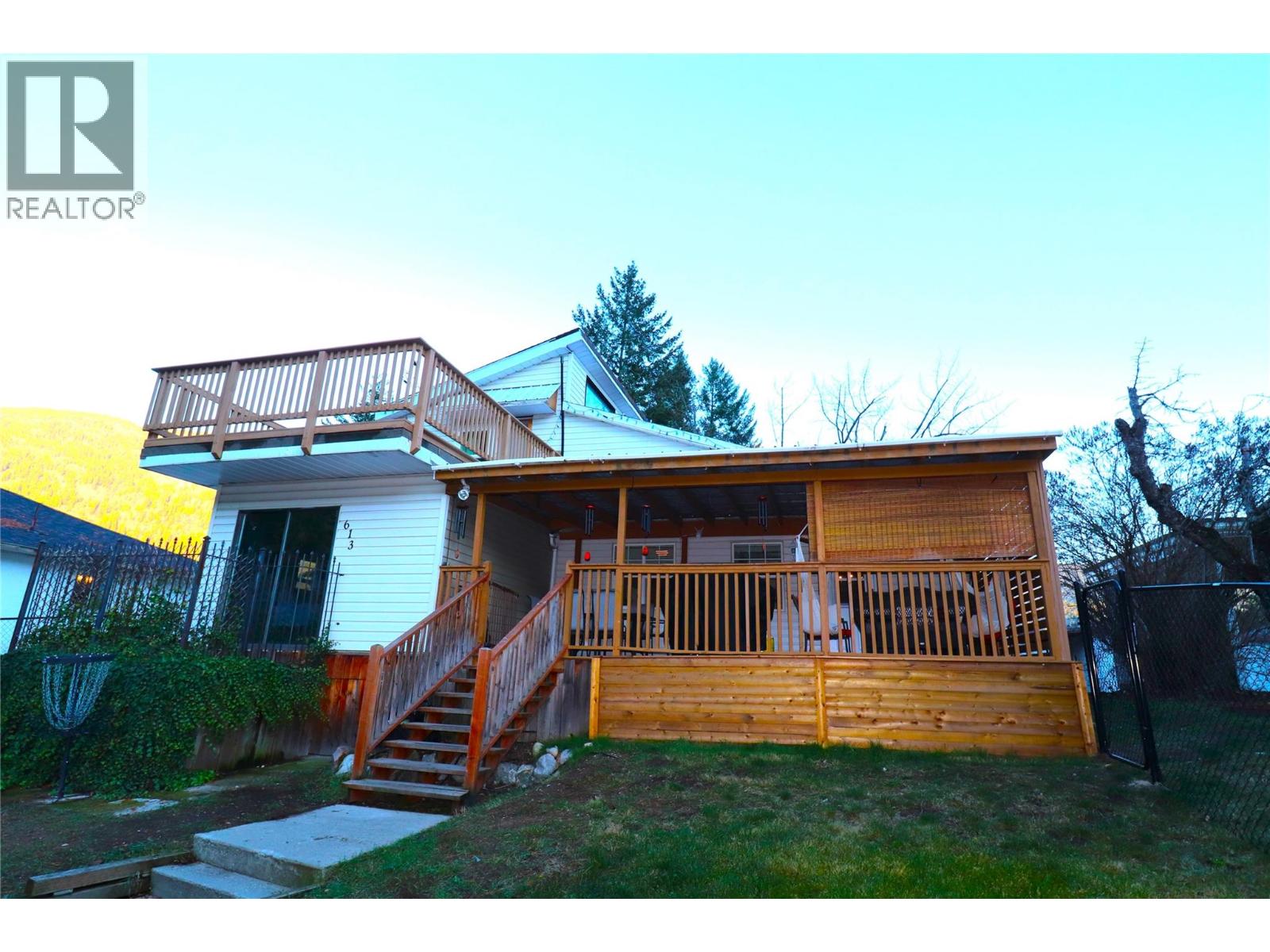 613 11th Avenue, Castlegar, British Columbia  V1N 1J7 - Photo 50 - 10387358