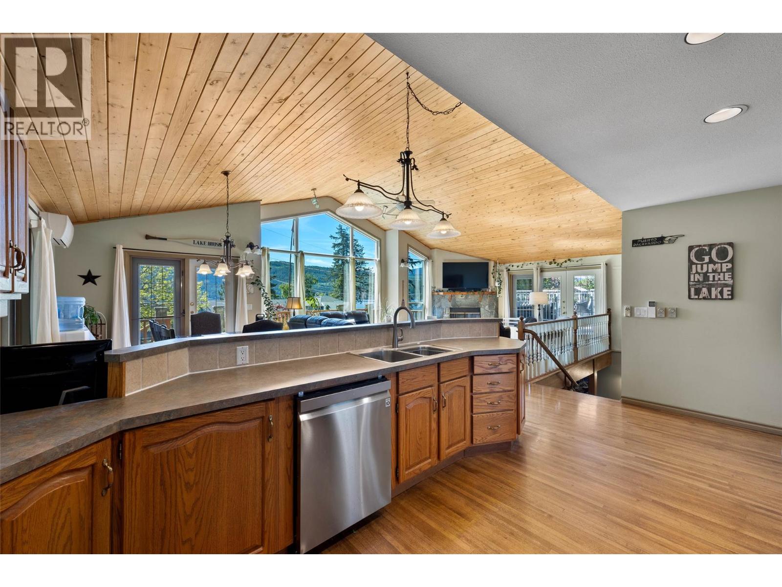 8697 St. Ives Road, St. Ives, British Columbia  V0E 1M9 - Photo 12 - 10387331