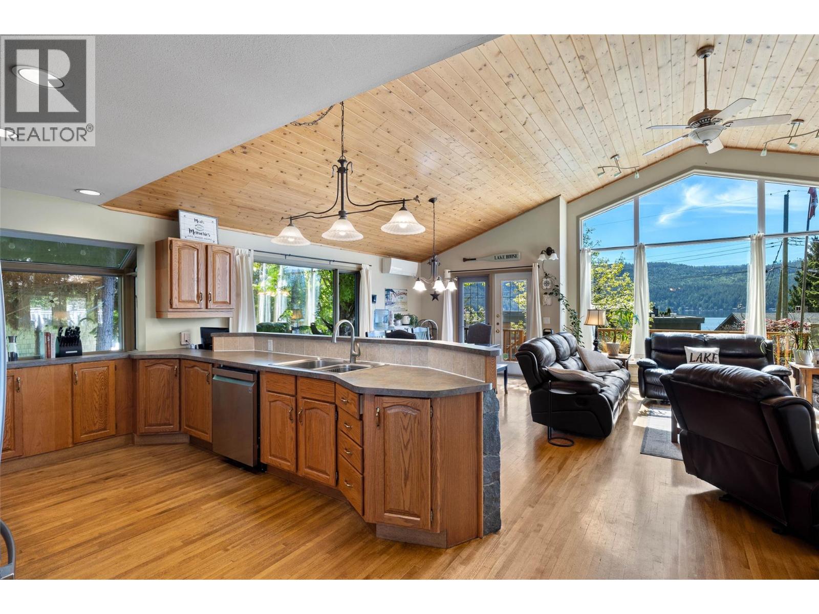 8697 St. Ives Road, St. Ives, British Columbia  V0E 1M9 - Photo 9 - 10387331