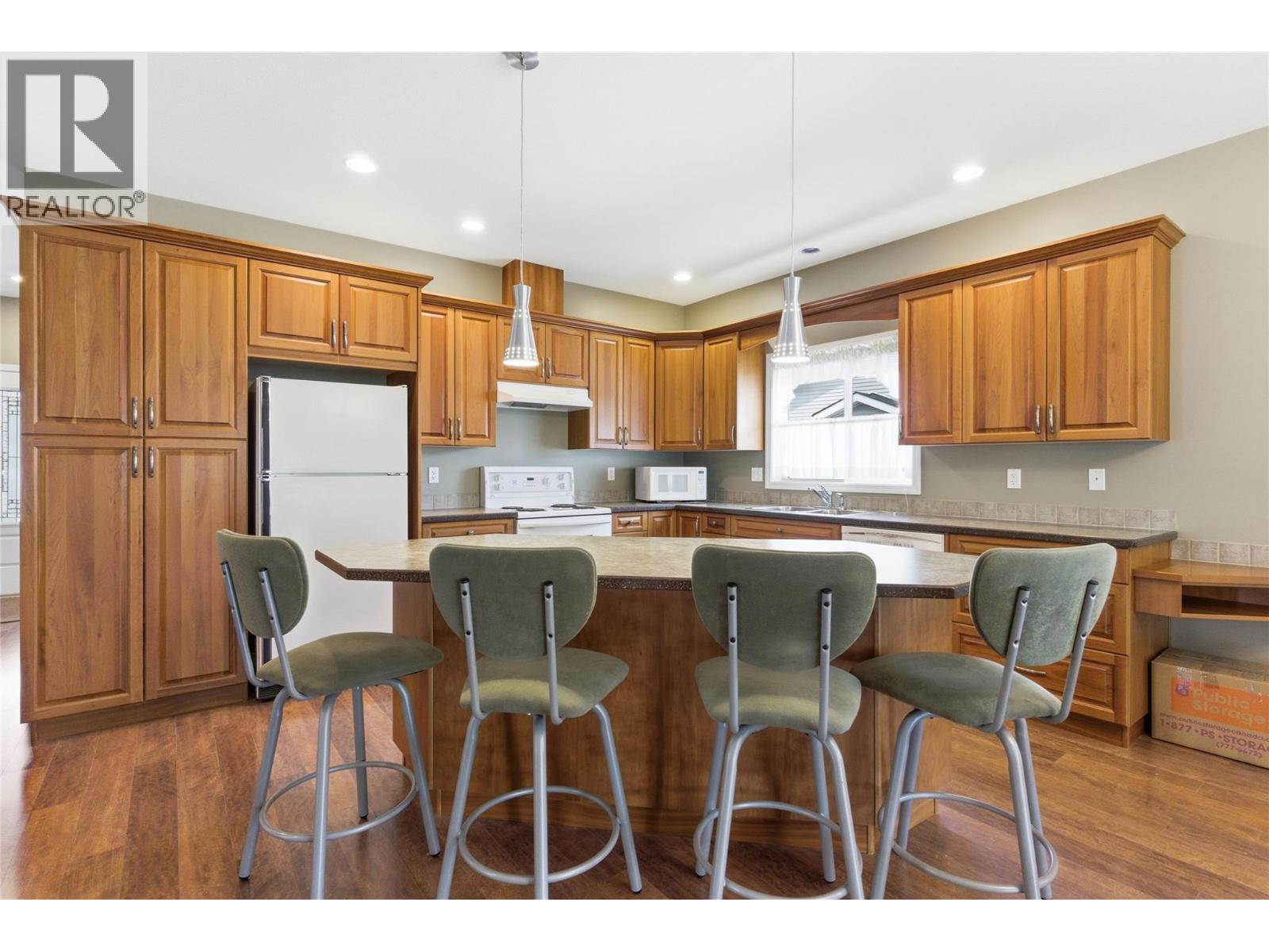 1661 Woodburn Drive, Cache Creek, British Columbia  V0K 1H0 - Photo 13 - 10387160