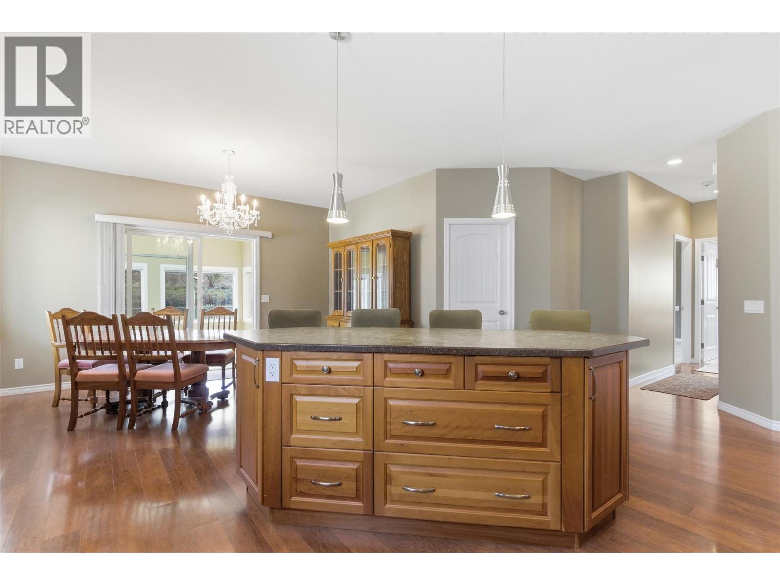 1661 Woodburn Drive, Cache Creek, British Columbia  V0K 1H0 - Photo 14 - 10387160