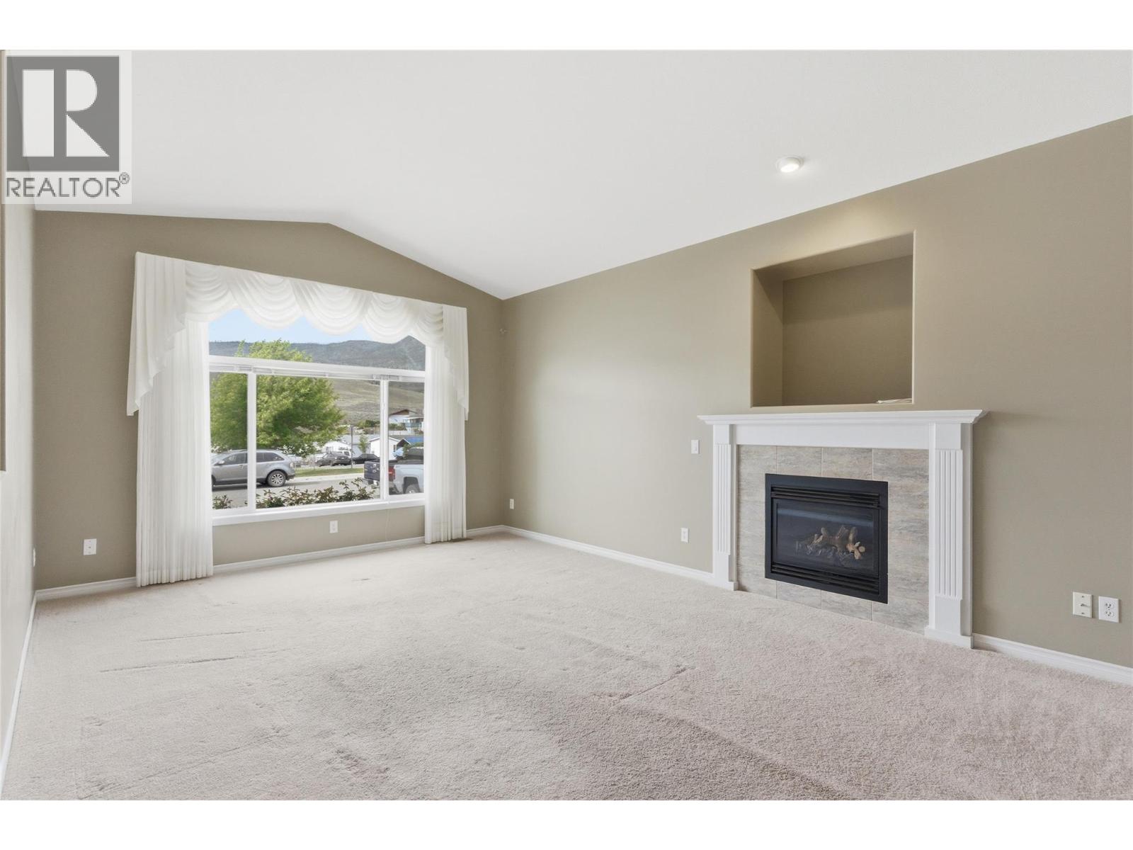 1661 Woodburn Drive, Cache Creek, British Columbia  V0K 1H0 - Photo 3 - 10387160