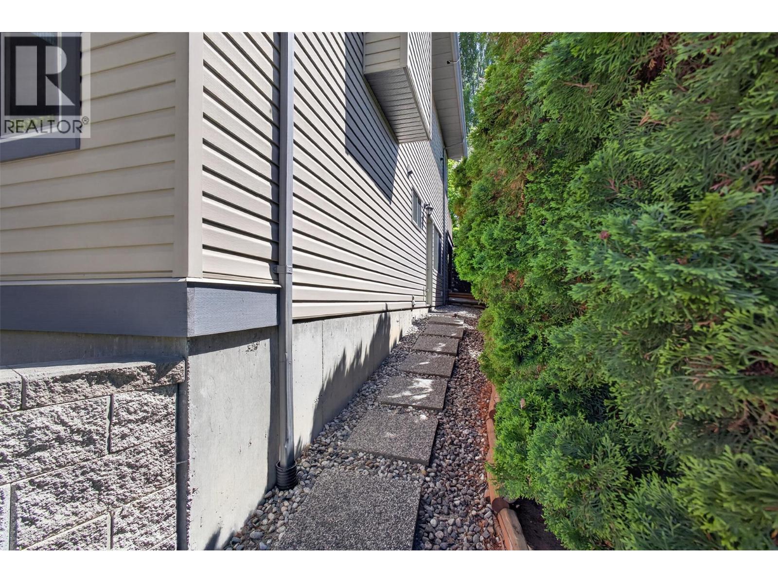 2131 Shannon Way, West Kelowna, British Columbia  V4T 2G6 - Photo 31 - 10385752