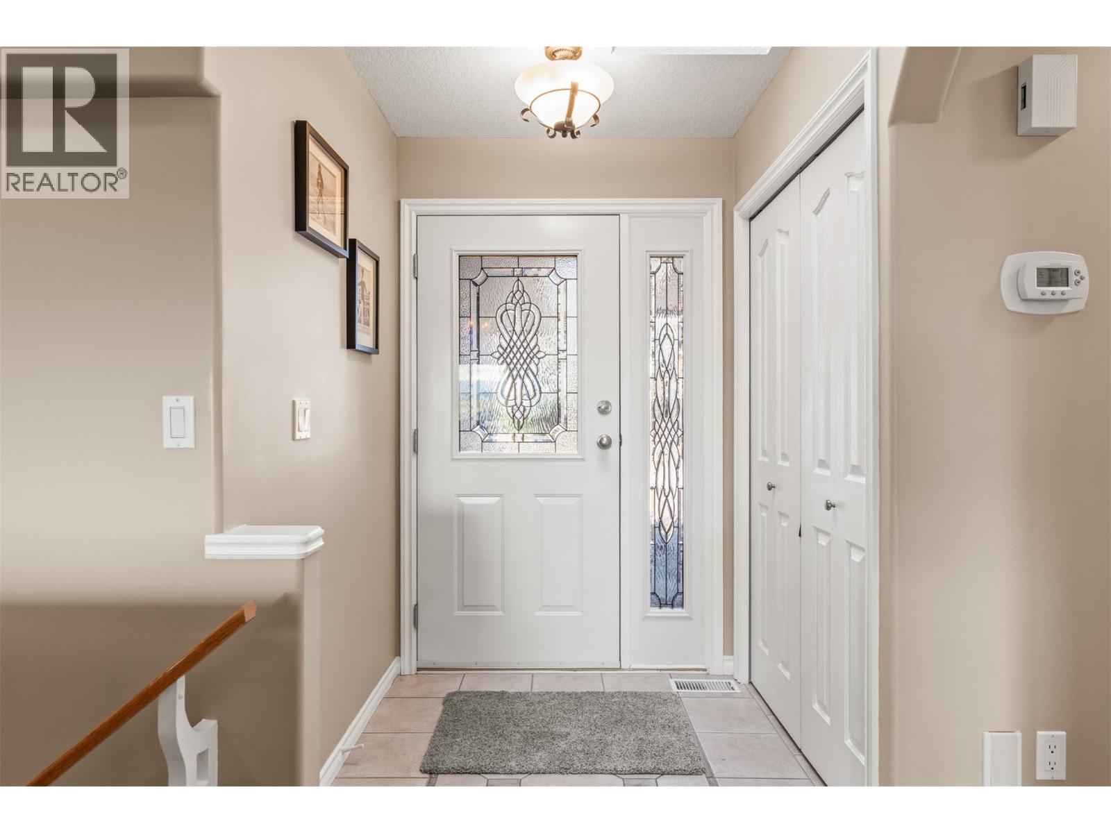 938 Mt Bulman Drive, Vernon, British Columbia  V1B 3W7 - Photo 3 - 10387360