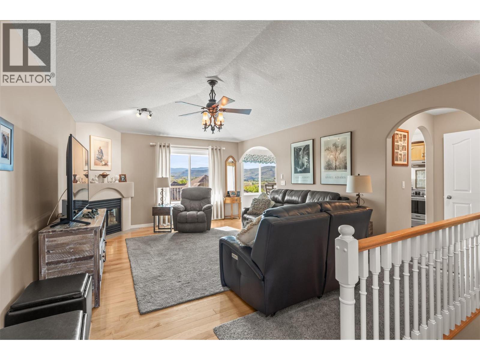 938 Mt Bulman Drive, Vernon, British Columbia  V1B 3W7 - Photo 4 - 10387360