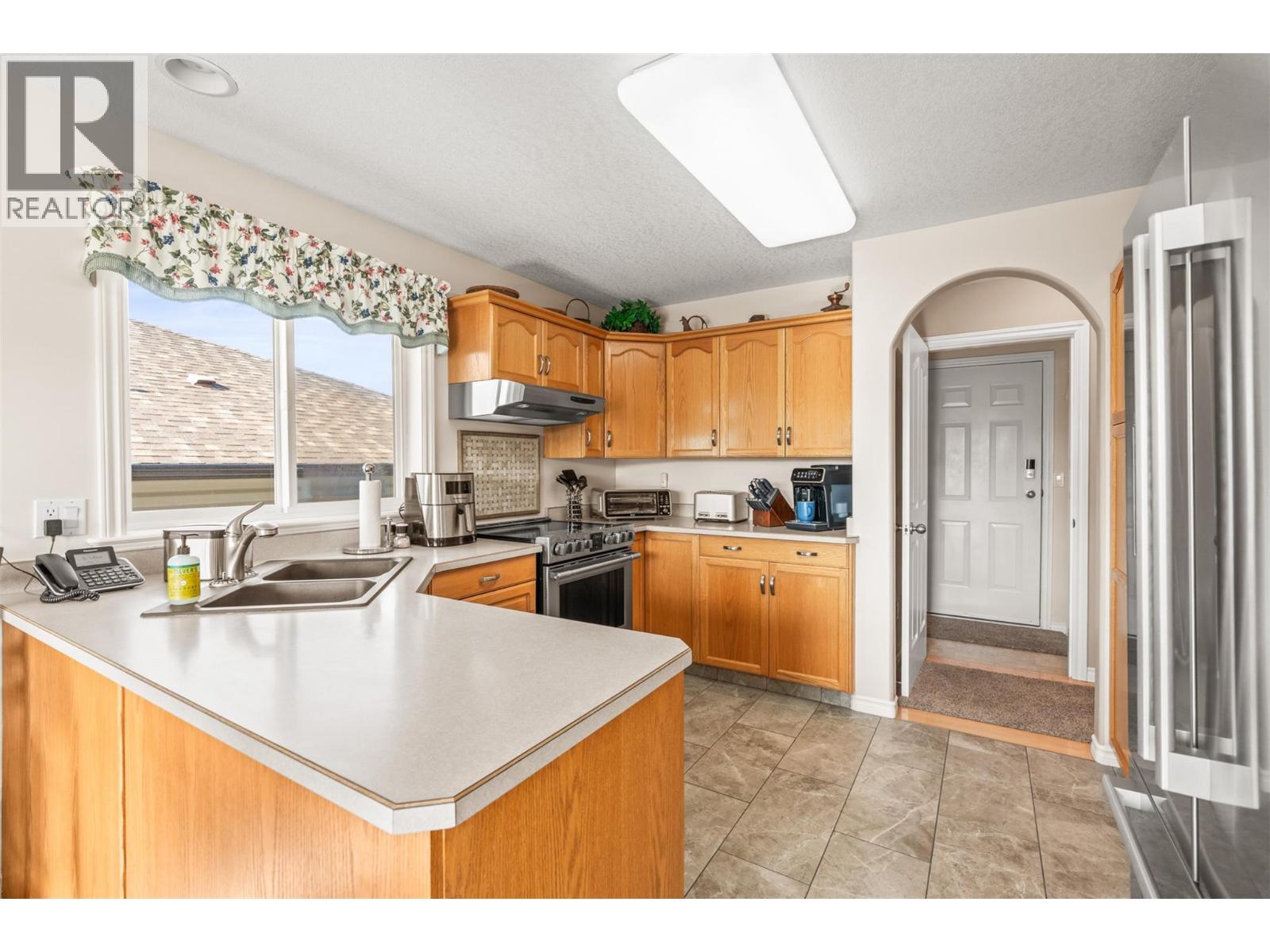 938 Mt Bulman Drive, Vernon, British Columbia  V1B 3W7 - Photo 8 - 10387360