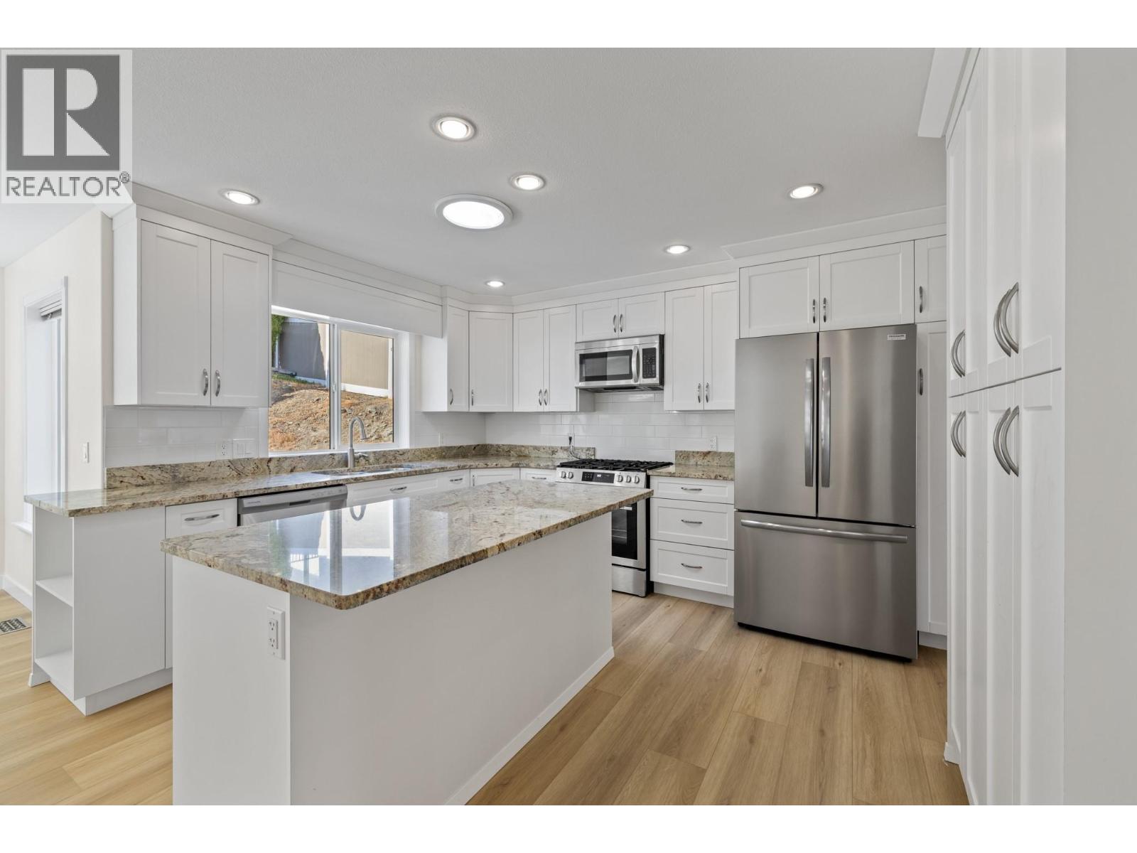 1638 Lindsay Drive, Kelowna, British Columbia  V1V 1T5 - Photo 3 - 10387410
