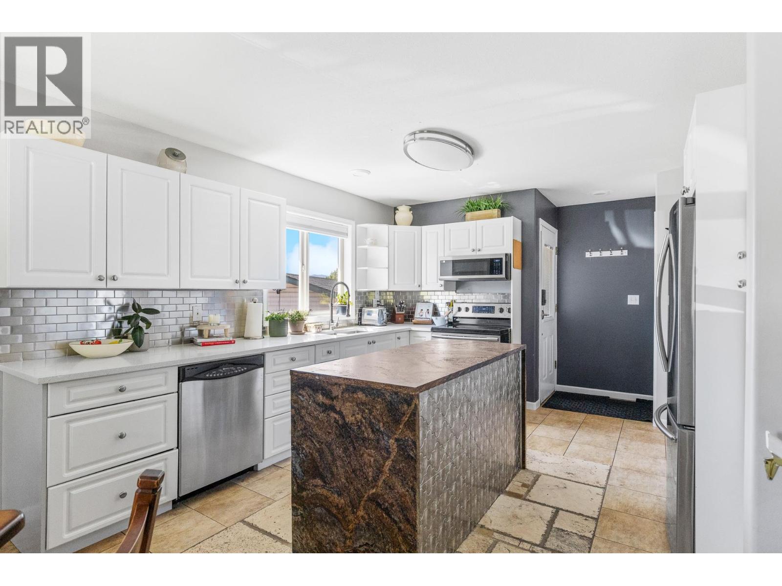 198 Ritchie Court, Kelowna, British Columbia  V1V 2A8 - Photo 17 - 10387038