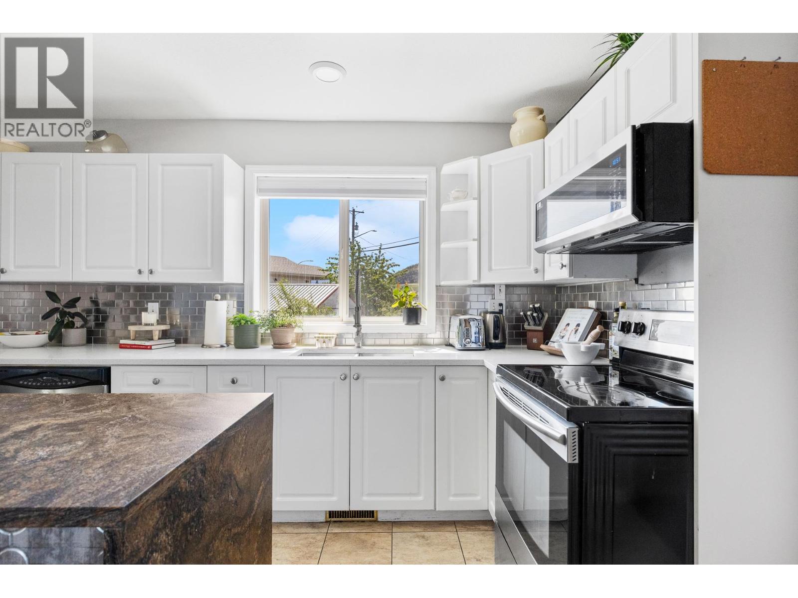 198 Ritchie Court, Kelowna, British Columbia  V1V 2A8 - Photo 19 - 10387038