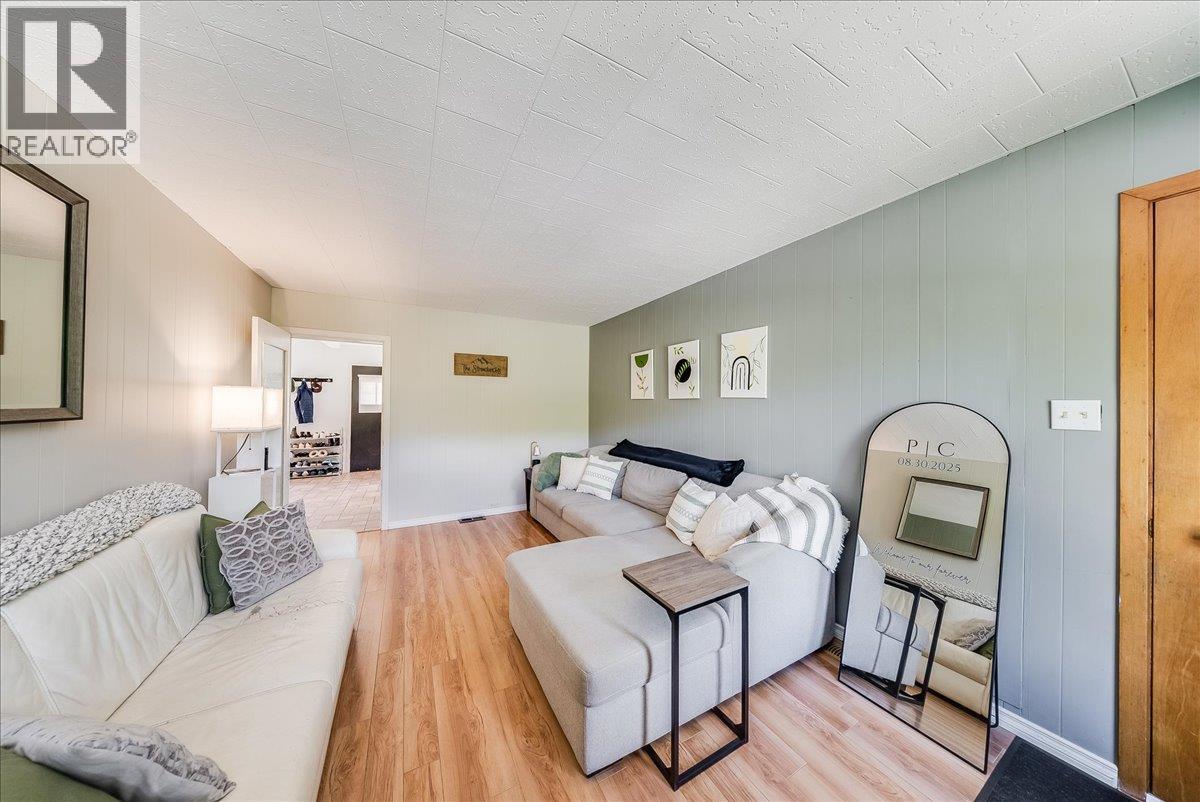 128 Haig Street, Warfield, British Columbia  V1R 2L9 - Photo 10 - 10387374