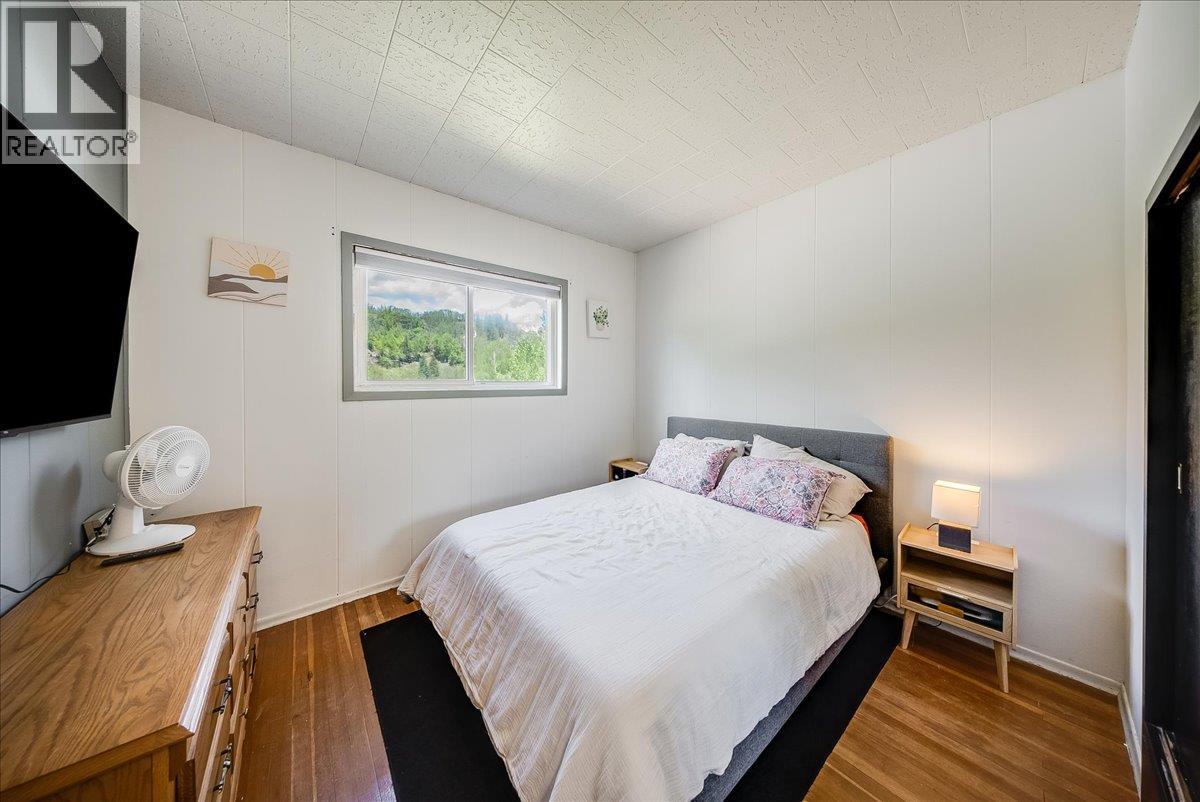 128 Haig Street, Warfield, British Columbia  V1R 2L9 - Photo 12 - 10387374
