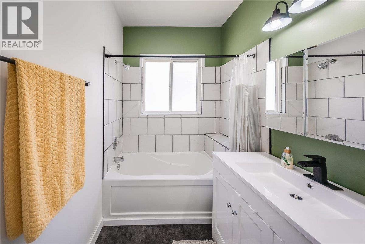 128 Haig Street, Warfield, British Columbia  V1R 2L9 - Photo 17 - 10387374
