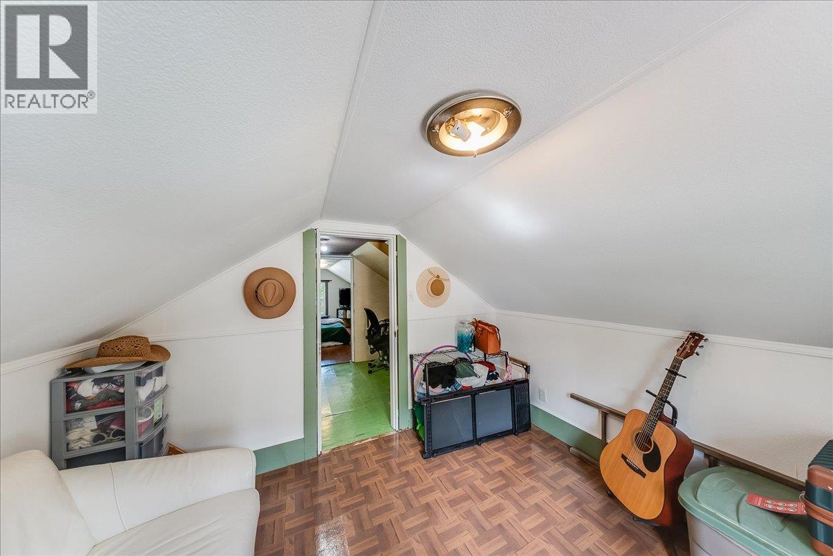 128 Haig Street, Warfield, British Columbia  V1R 2L9 - Photo 19 - 10387374