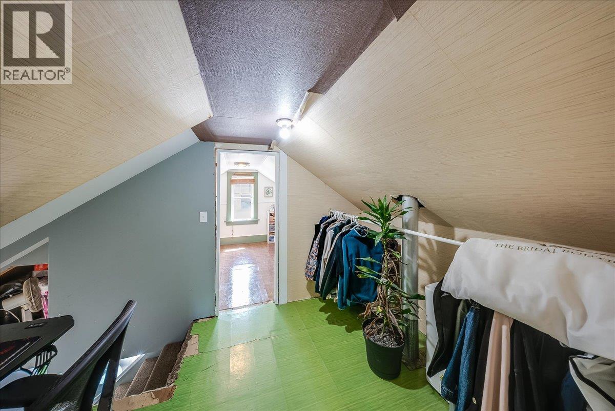 128 Haig Street, Warfield, British Columbia  V1R 2L9 - Photo 20 - 10387374