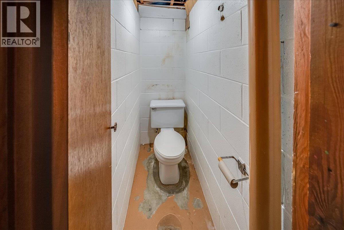 128 Haig Street, Warfield, British Columbia  V1R 2L9 - Photo 26 - 10387374
