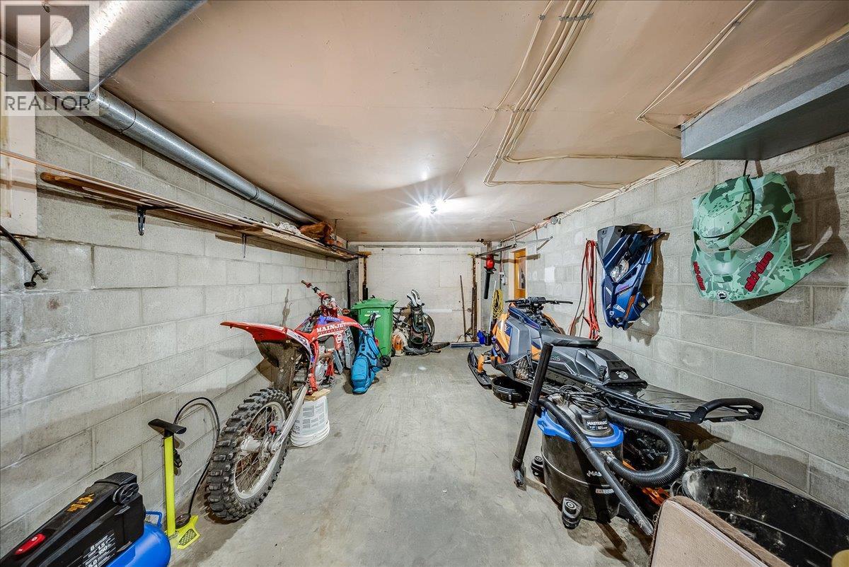 128 Haig Street, Warfield, British Columbia  V1R 2L9 - Photo 32 - 10387374