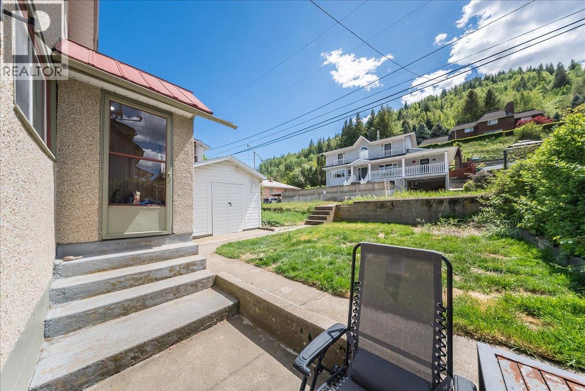 128 Haig Street, Warfield, British Columbia  V1R 2L9 - Photo 35 - 10387374